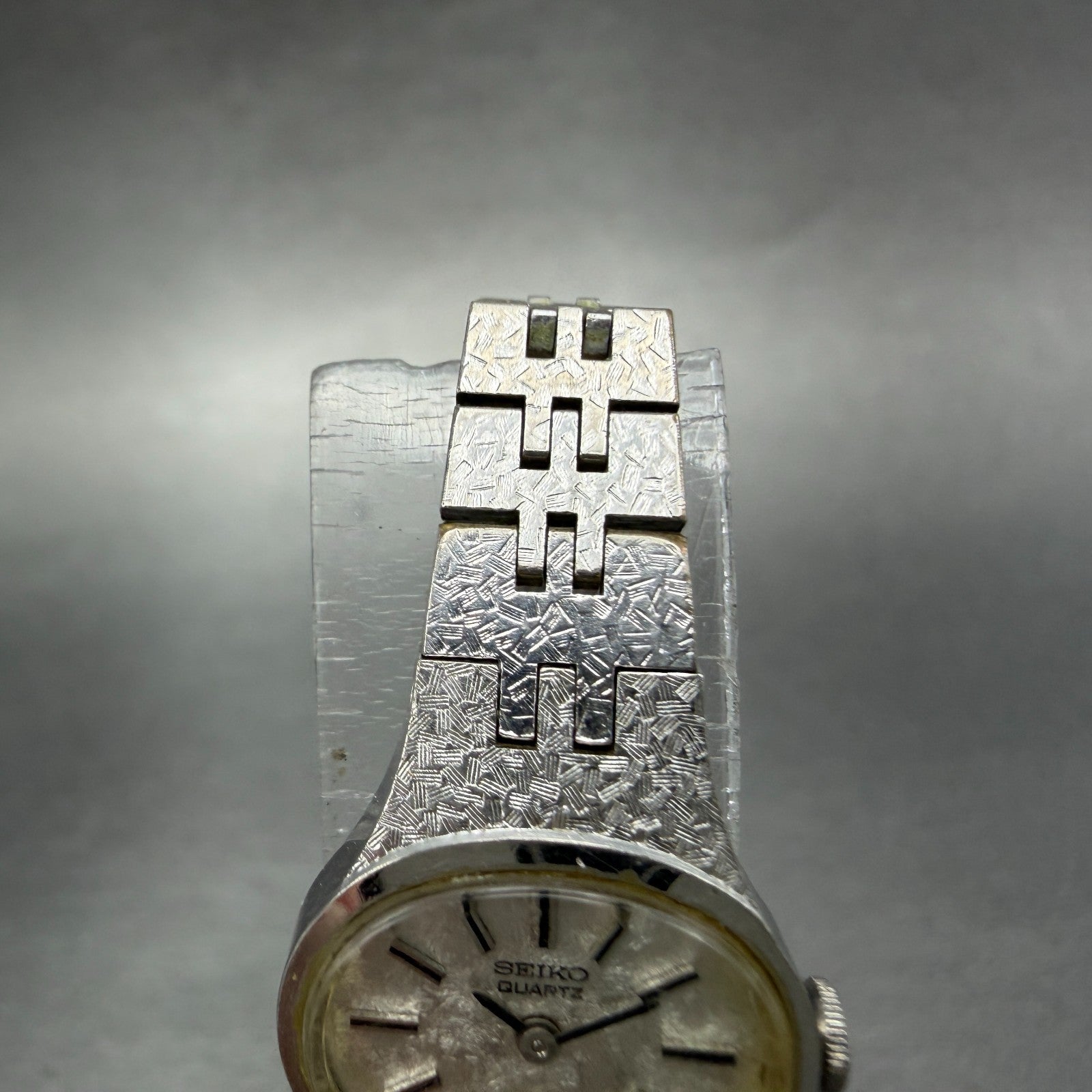 Seiko Watch Women 17mm Silver Dial Silver Tone Oval 1400-7389 New Battery VTG G54