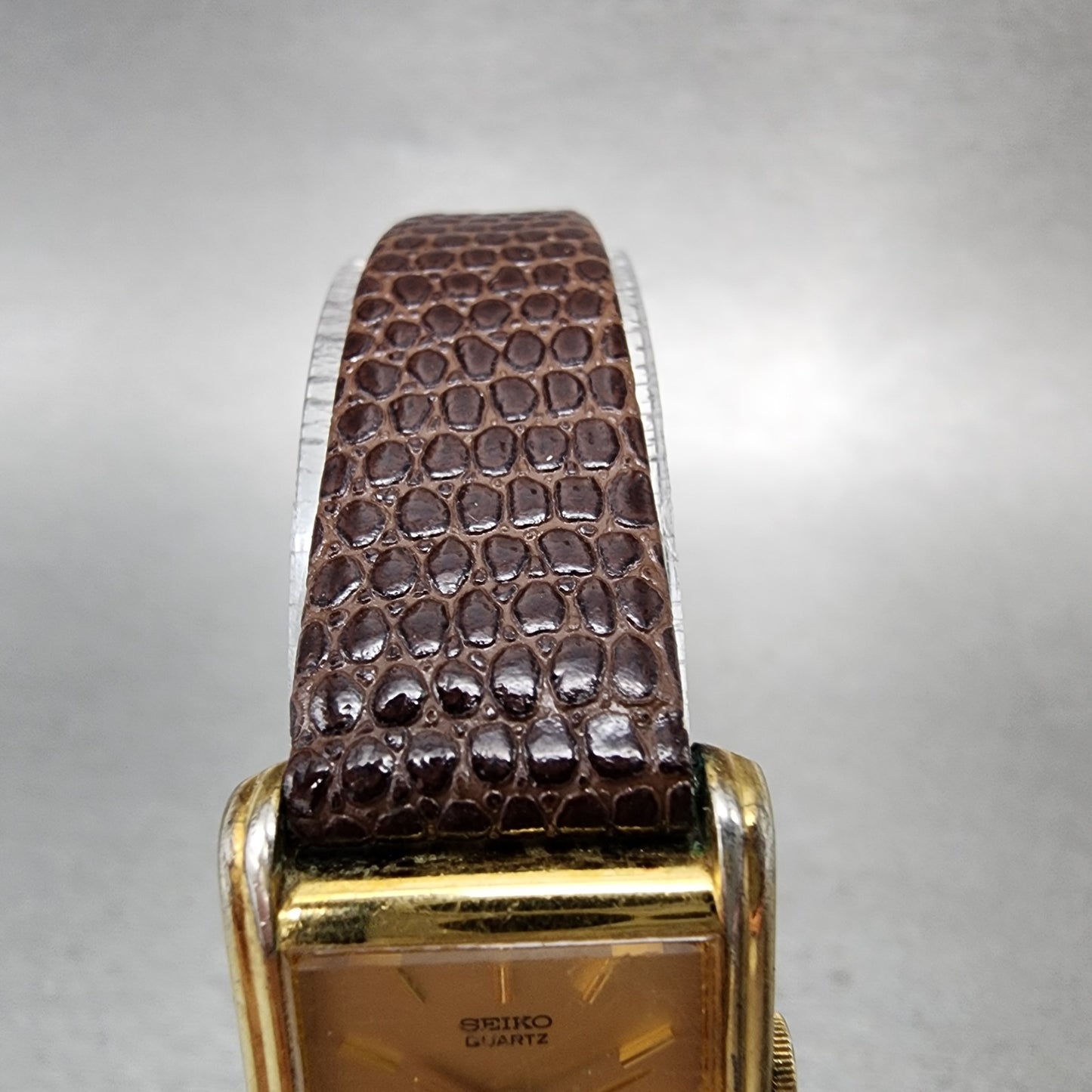 Seiko Tank Watch Women 18mm Gold Dial Gold Tone Small Seconds 14285160 New Batt4