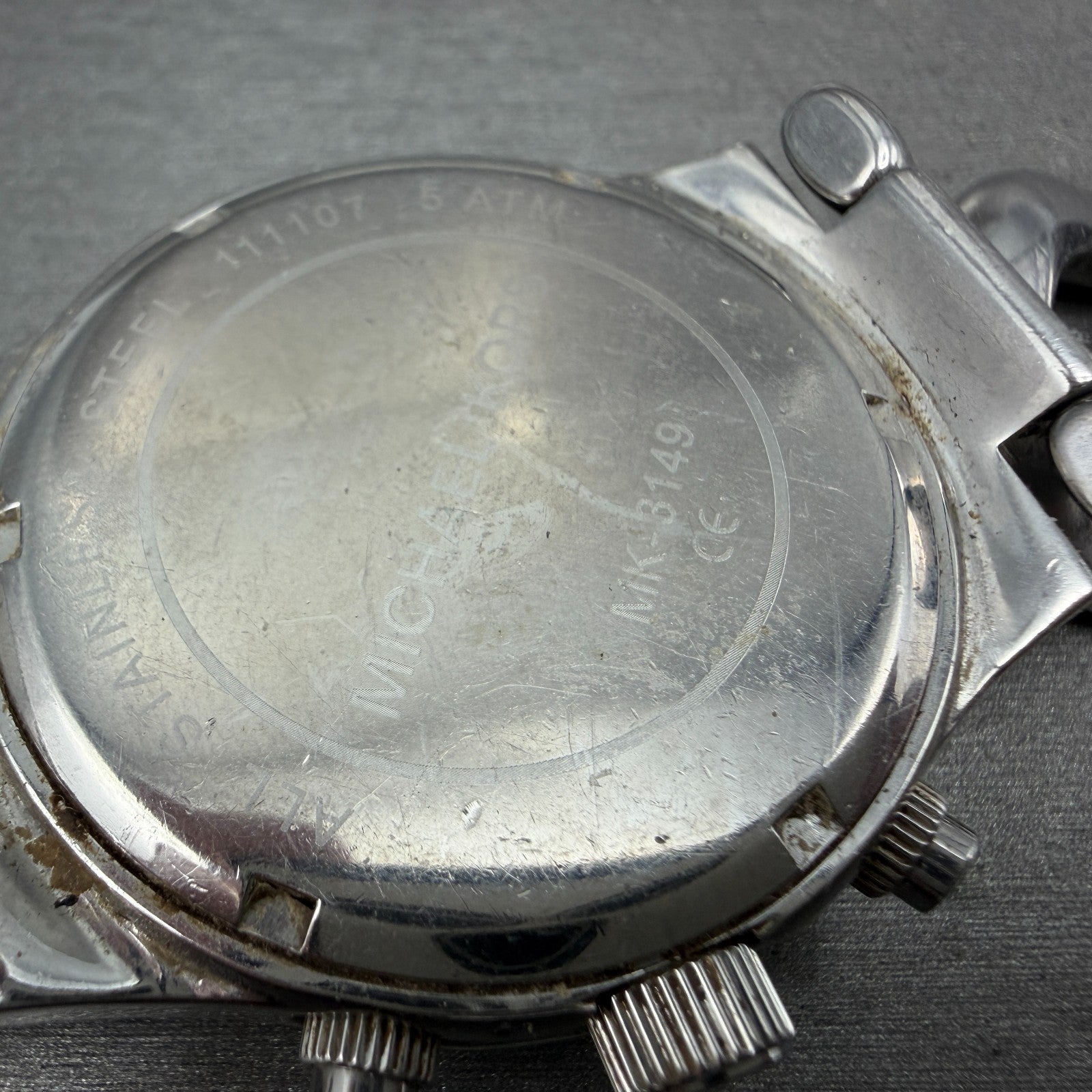 Michael Kors Runway Chronograph Watch Women 38mm Silver Dial Silver Tone NewBatt9