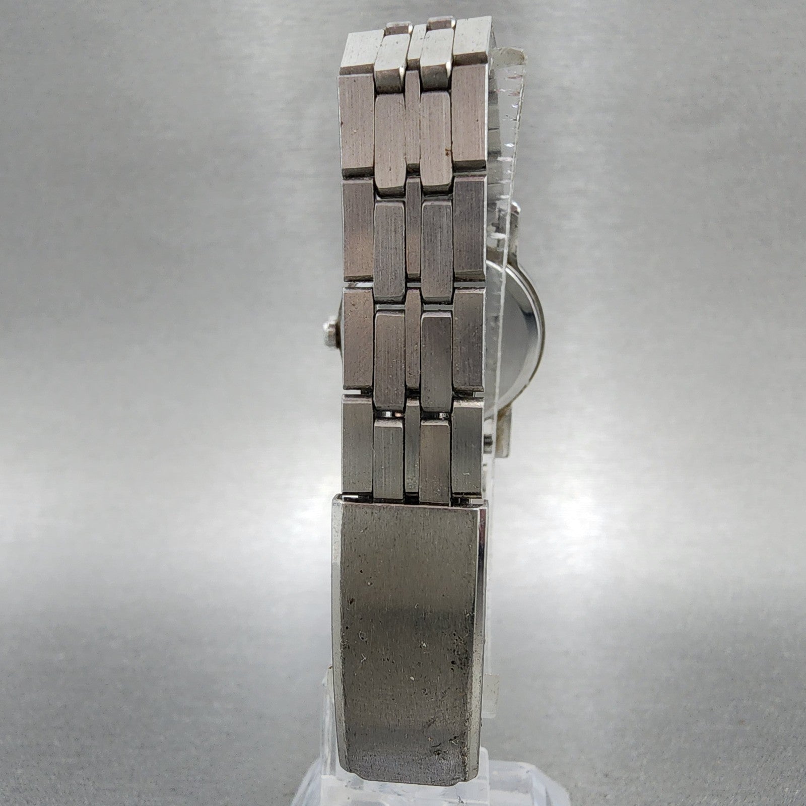 Seiko Watch Women 26mm Silver Dial Silver Tone Date Round 7n826d90 New Battery7