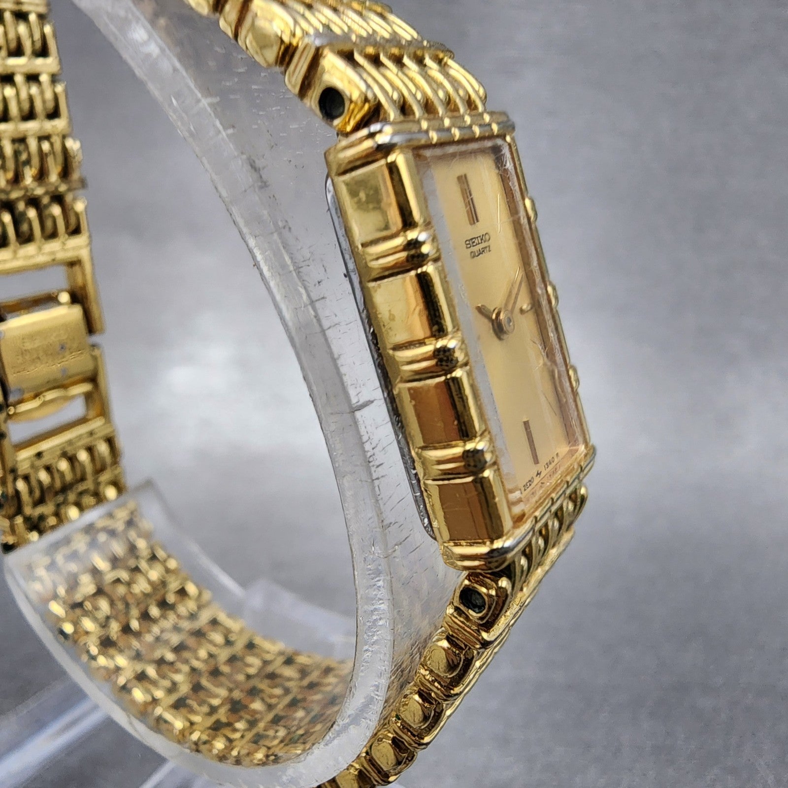 Seiko Tank Watch Women 12mm Champagne Dial Gold Tone 2e206109 New Battery3