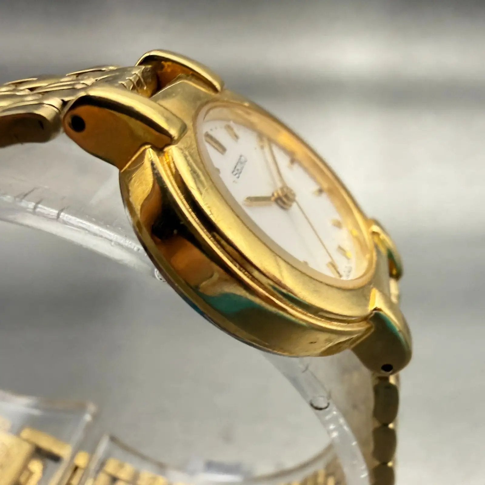 Seiko Watch Women 24mm White Dial Gold Tone Round V701-1781 New Battery Vintage3