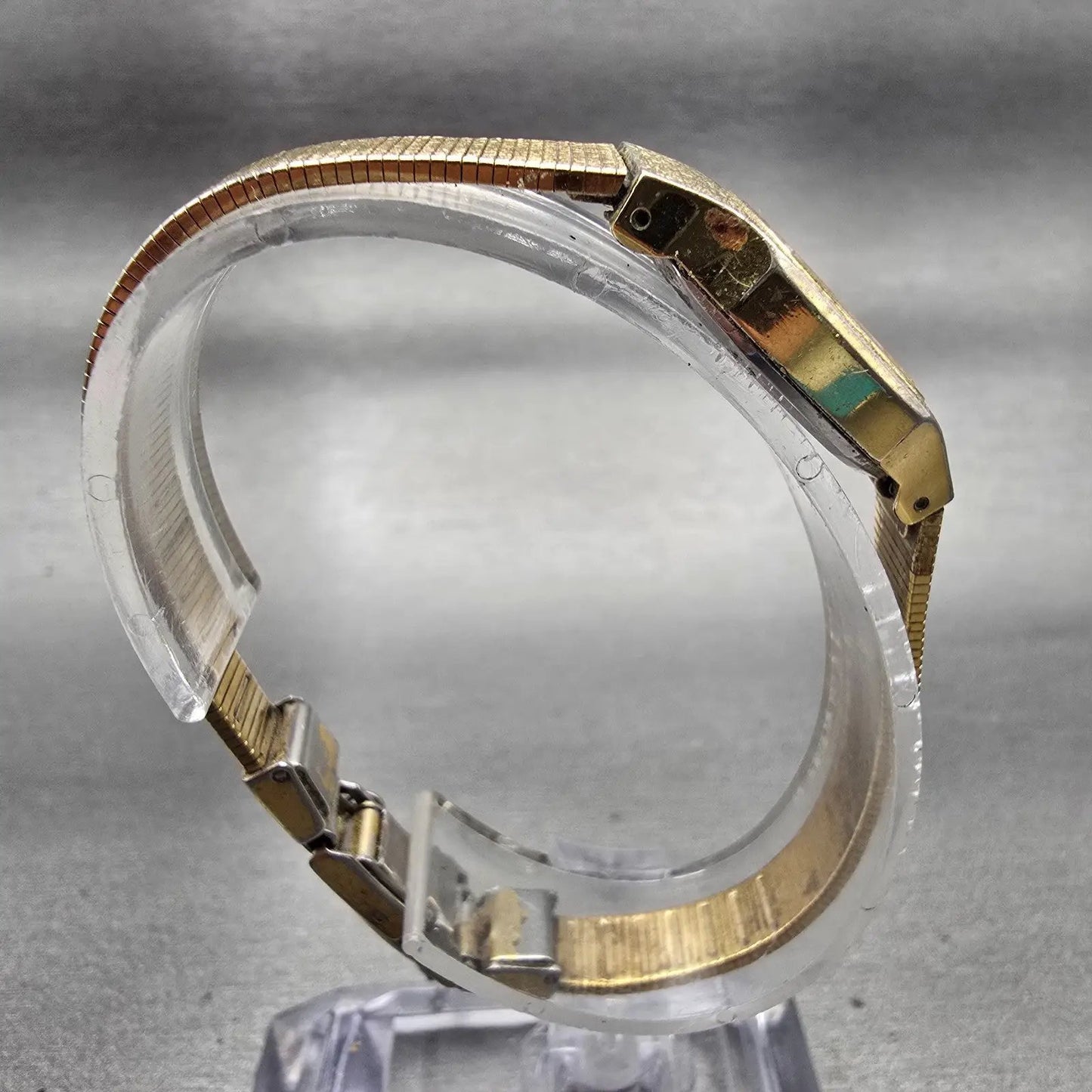 Seiko Watch Women 18mm Champagne Dial Gold Tone Rectangle 2320-5269 New Battery8