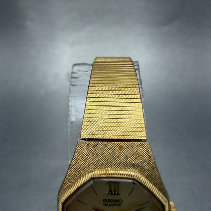 Seiko Watch Women 18mm Champagne Dial Gold Tone 1400-8019 New Battery Vintage4