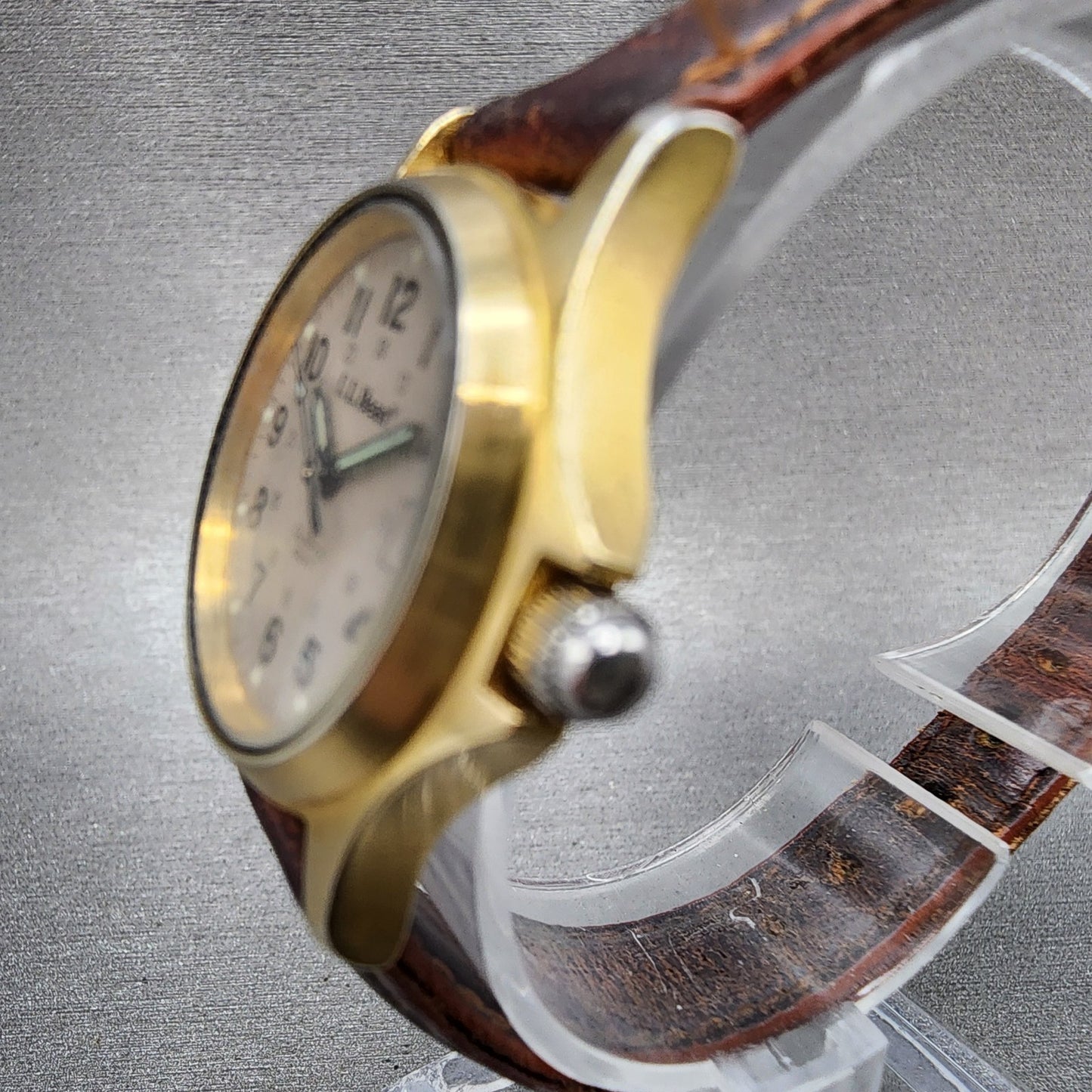 LL Bean Field Watch Women 27mm Gray Dial Gold Tone Date Round Vintage PARTS3