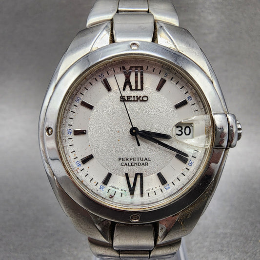 Seiko Perpetual Calendar Watch Men 39mm White Dial Silver Tone 8f320010 PARTS0