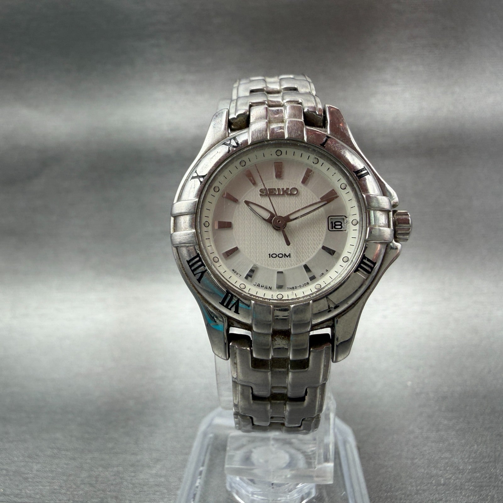 Seiko Dive Watch Women 26mm White Dial Silver Tone Date 7N82-0DP0 New Battery5