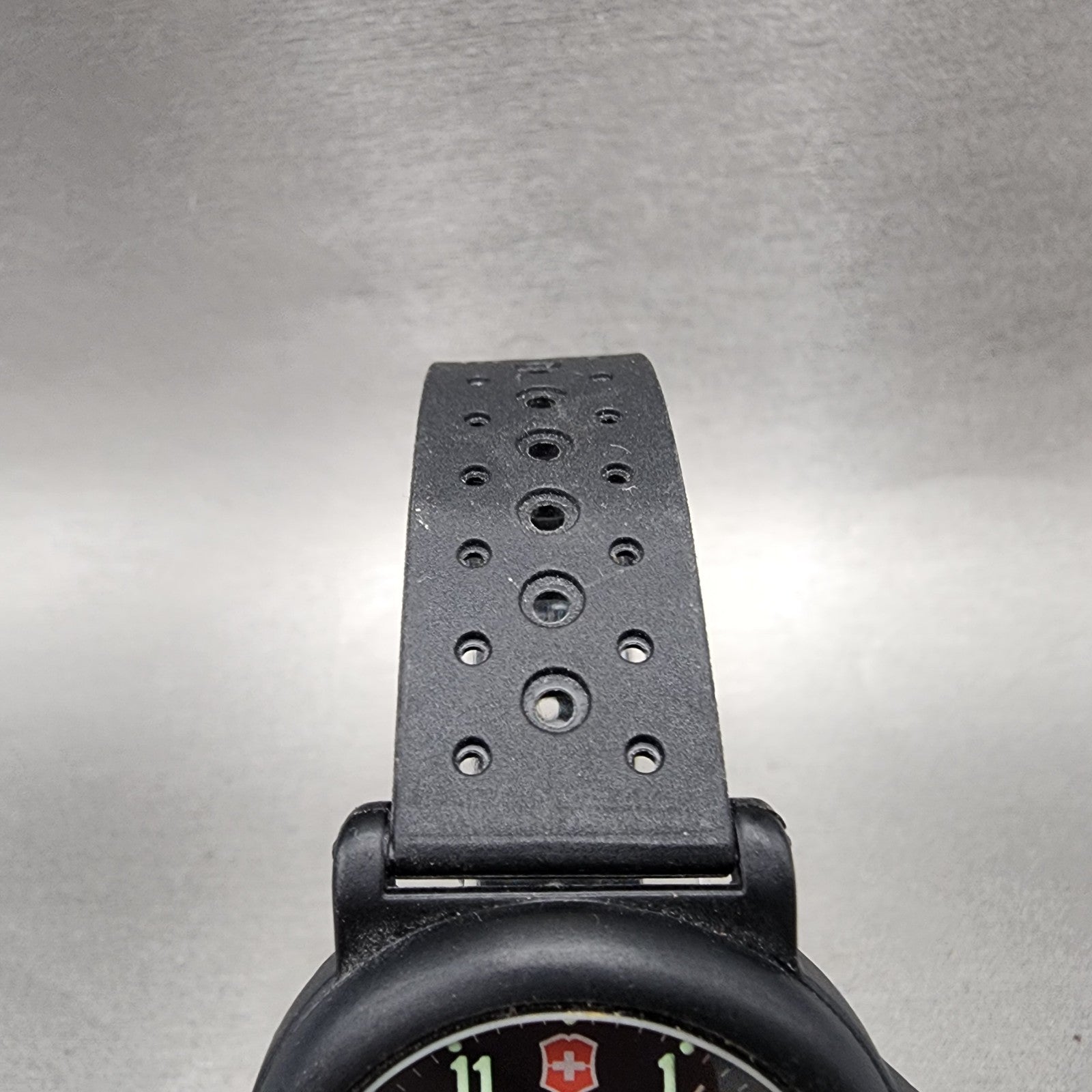 Victorinox Swiss Army Renegade Watch Men 38mm Black Dial Black Date New Battery4