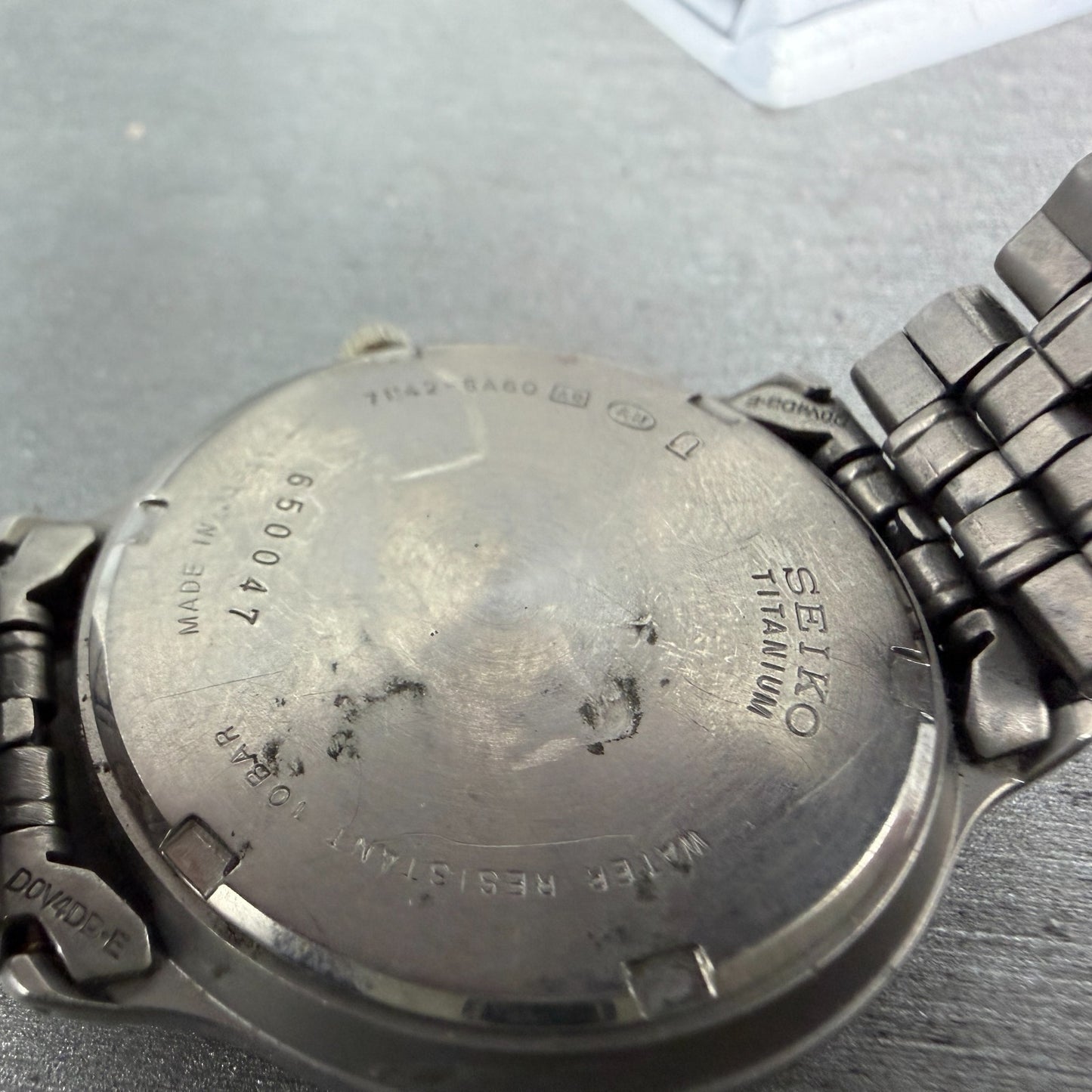 Seiko Watch Men 36mm Cream Dial Titanium Date Round Vintage 7N42-8A60 New Batt9
