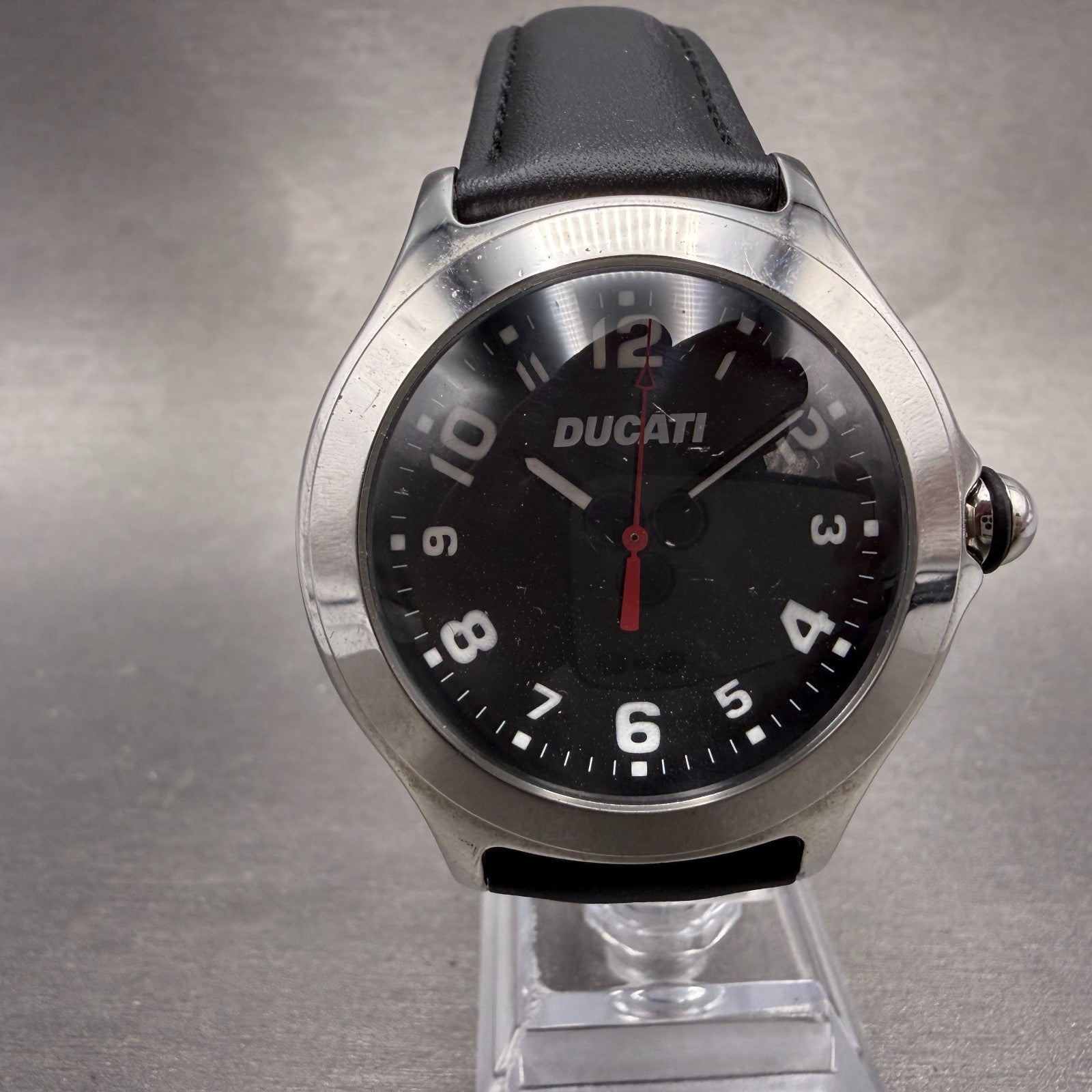 Ducati Watch Men 41mm Black Dial Silver Tone Round Leather Band New battery0