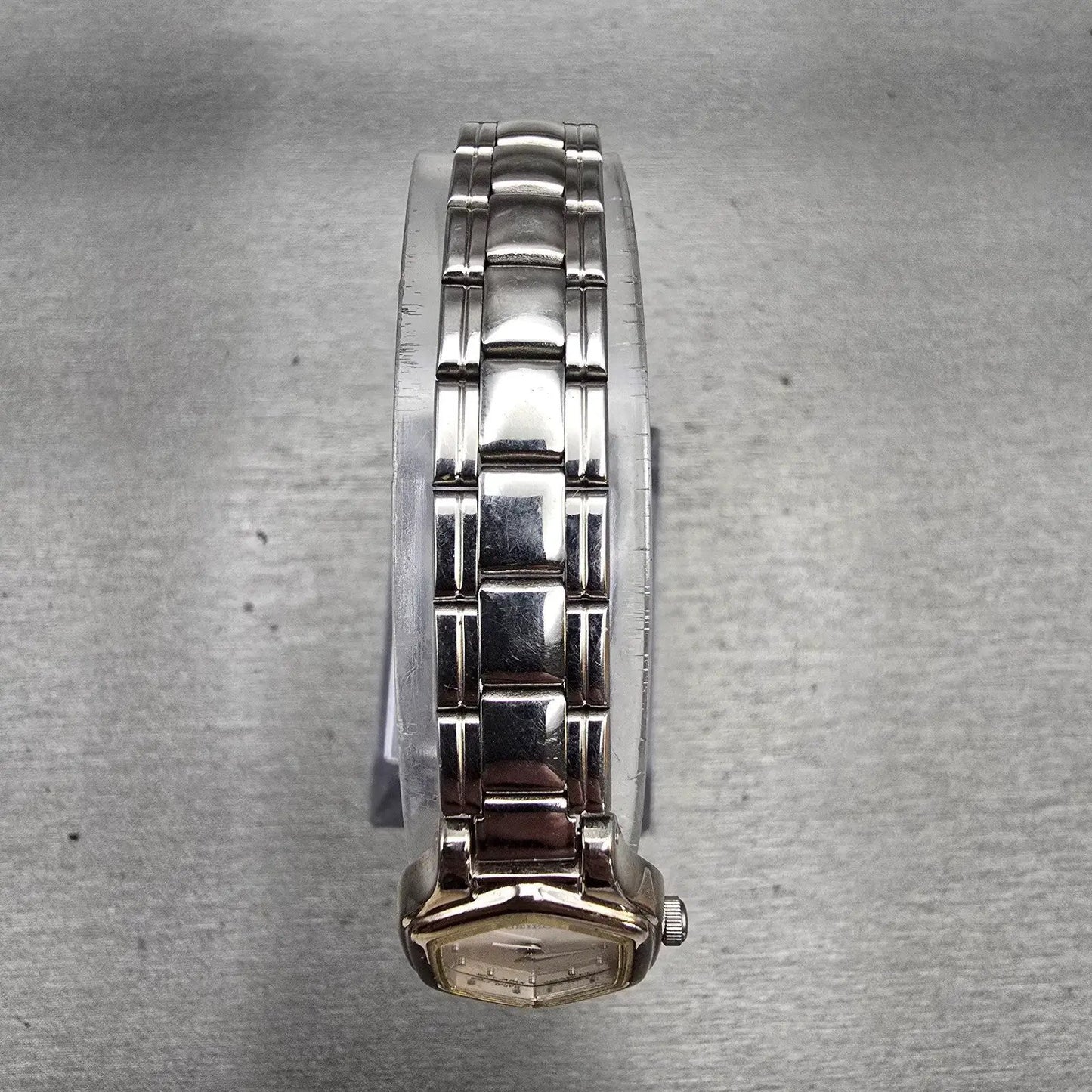 Seiko Watch Women 17mm Silver Dial Silver Tone Hexagon V400-5631 New Battery VTG4