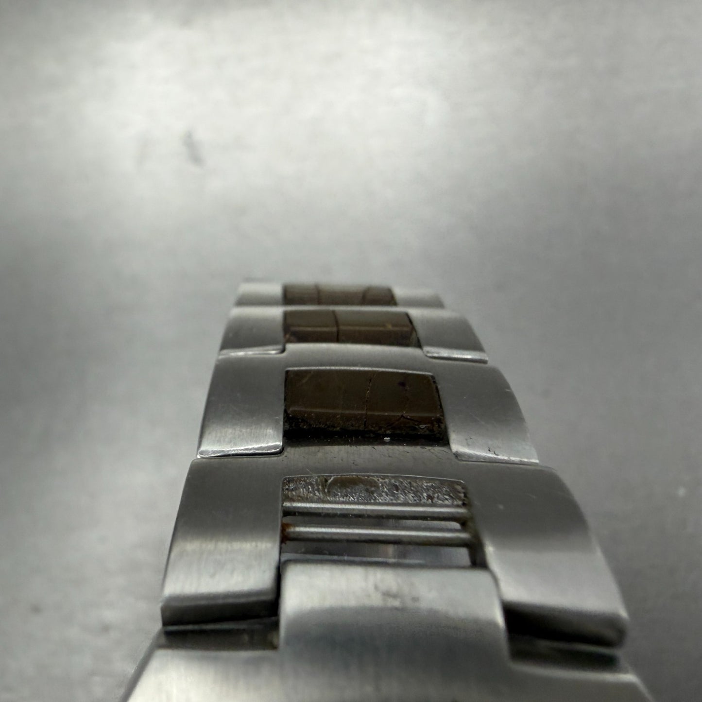 Guess Water Pro Watch Men 37mmm Silver Dial Silver Tone Round P177GL New Battery4