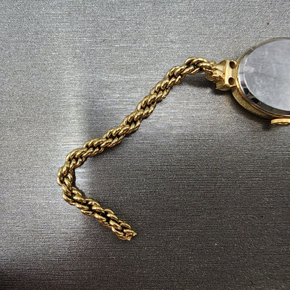 Christian Bernard Watch Women 16mm Cream Dial Gold Tone Oval READ!!! New Batt10