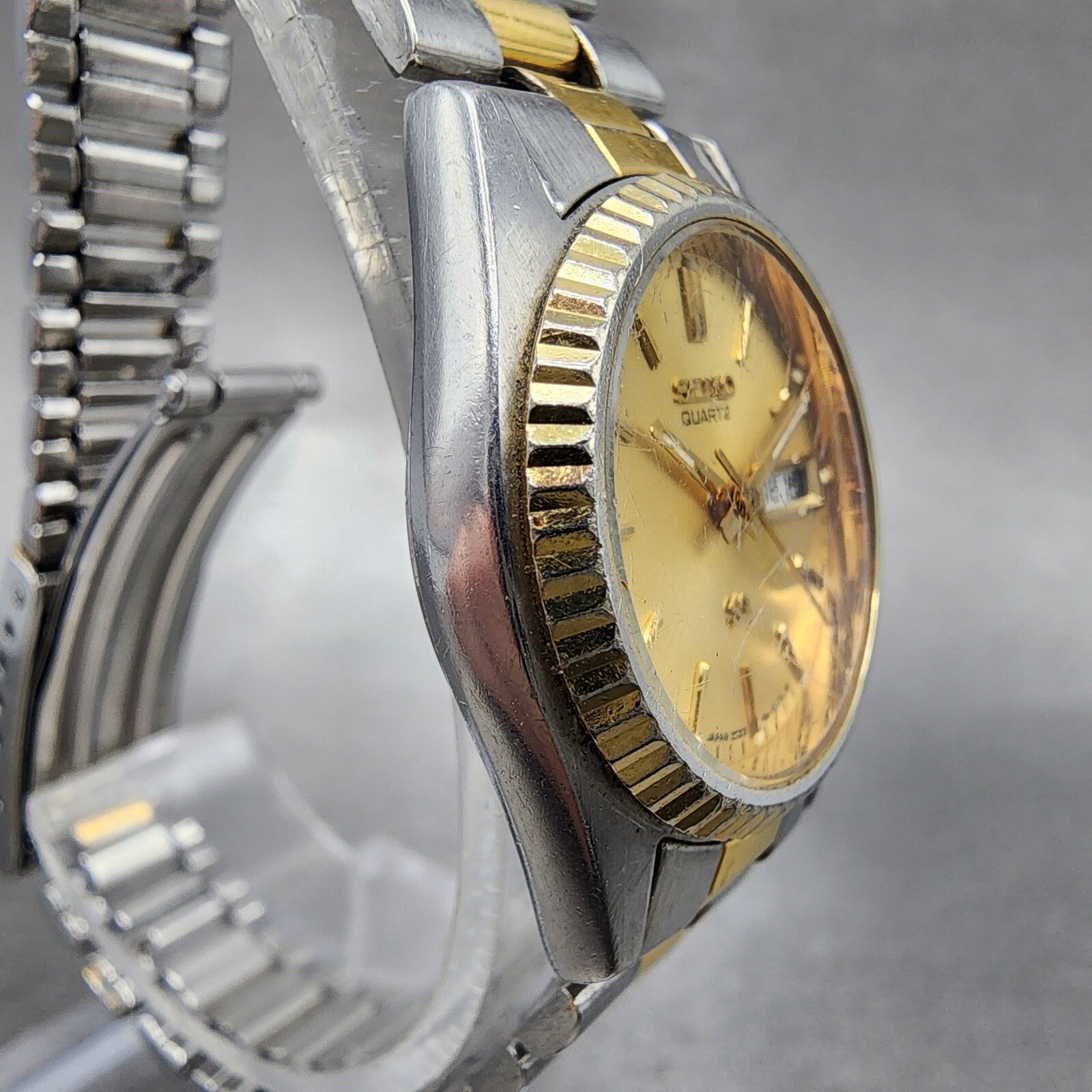 Seiko SQ Watch Women 24mm Champagne Dial Two Tone Daydate 3e230a60 New Battery2