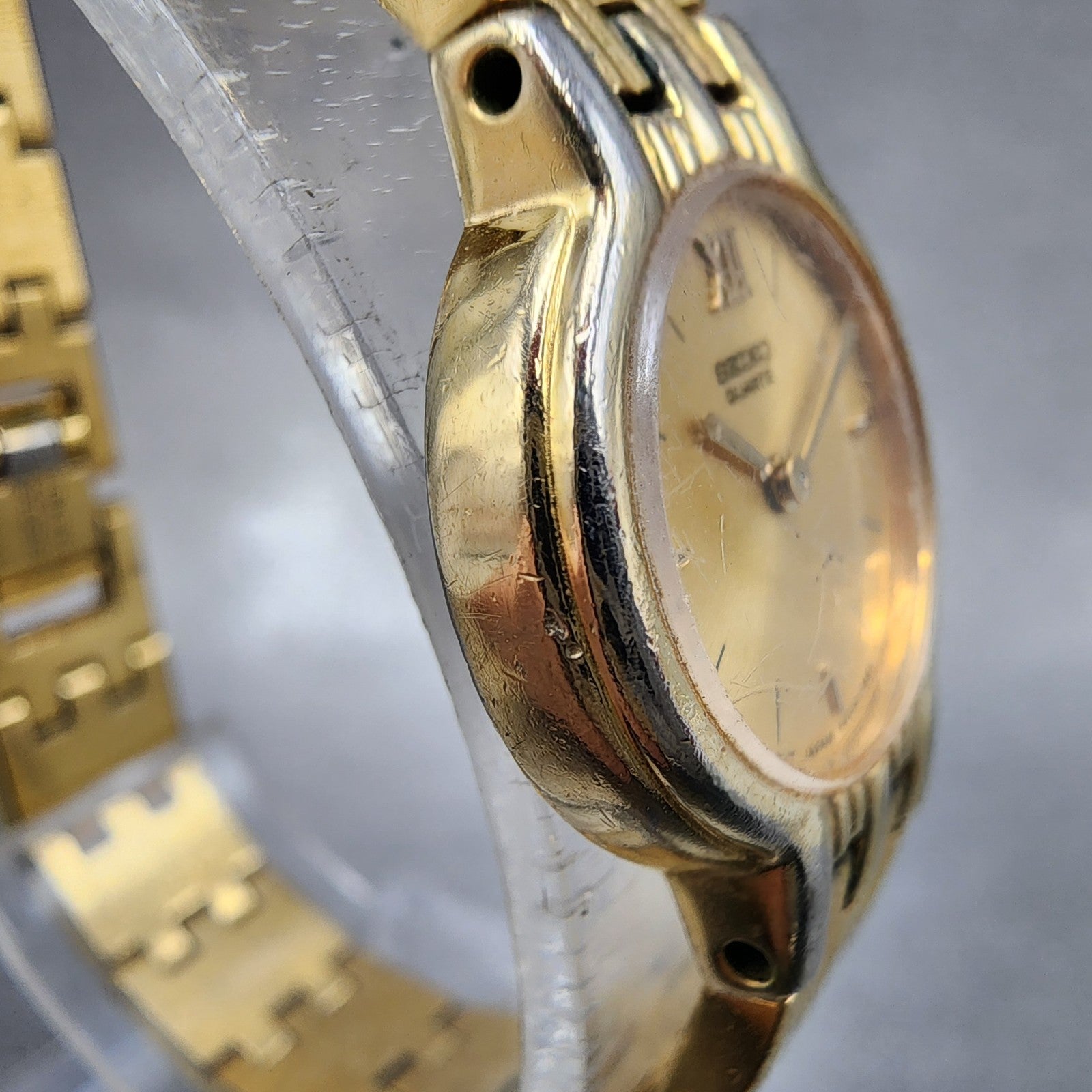 Seiko Watch Women 20mm Champagne Dial Gold Tone Round 4n000191 New Battery3