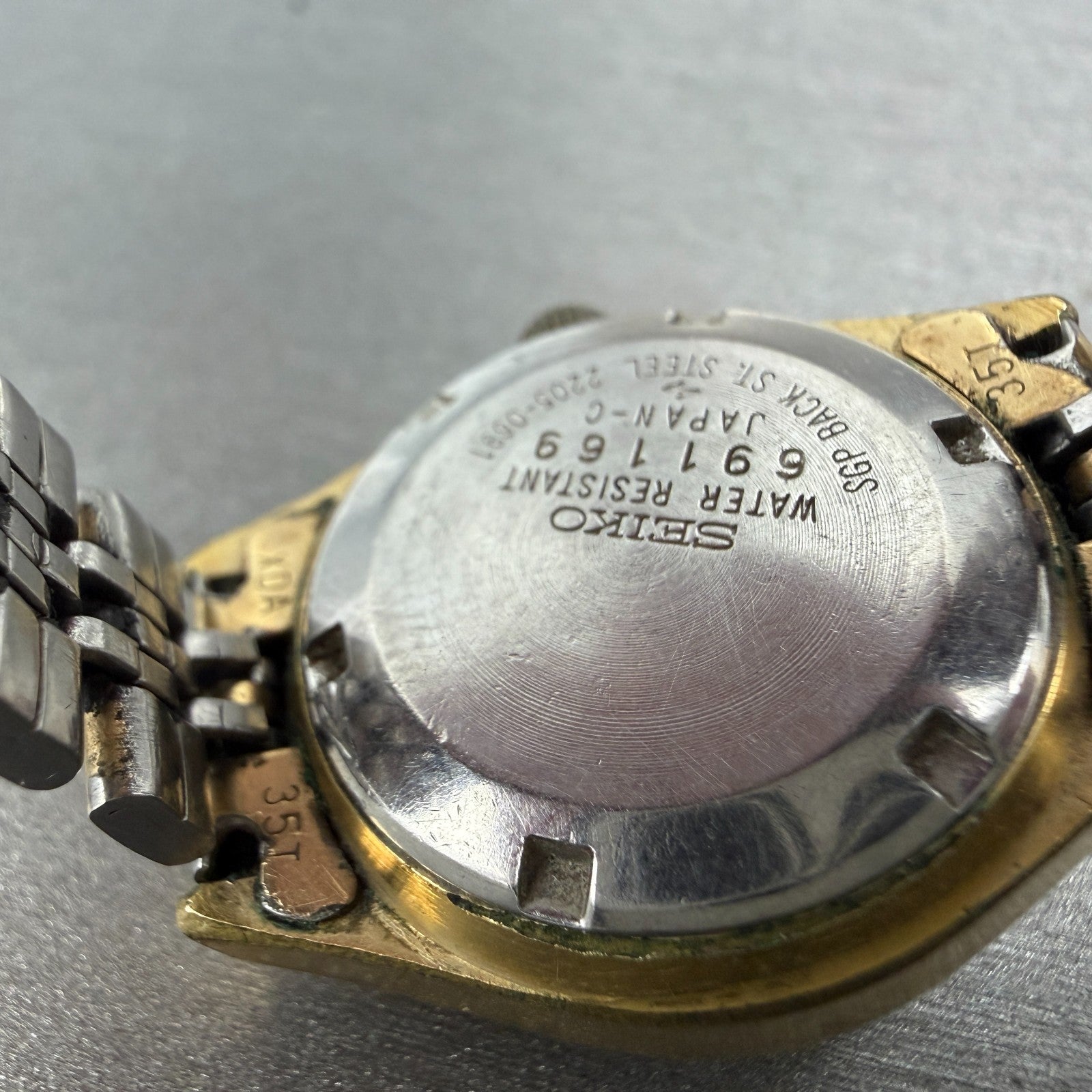 Seiko Automatic Watch Women 25mm Champagne Dial Gold Tone Date 2205-0691 PARTS10