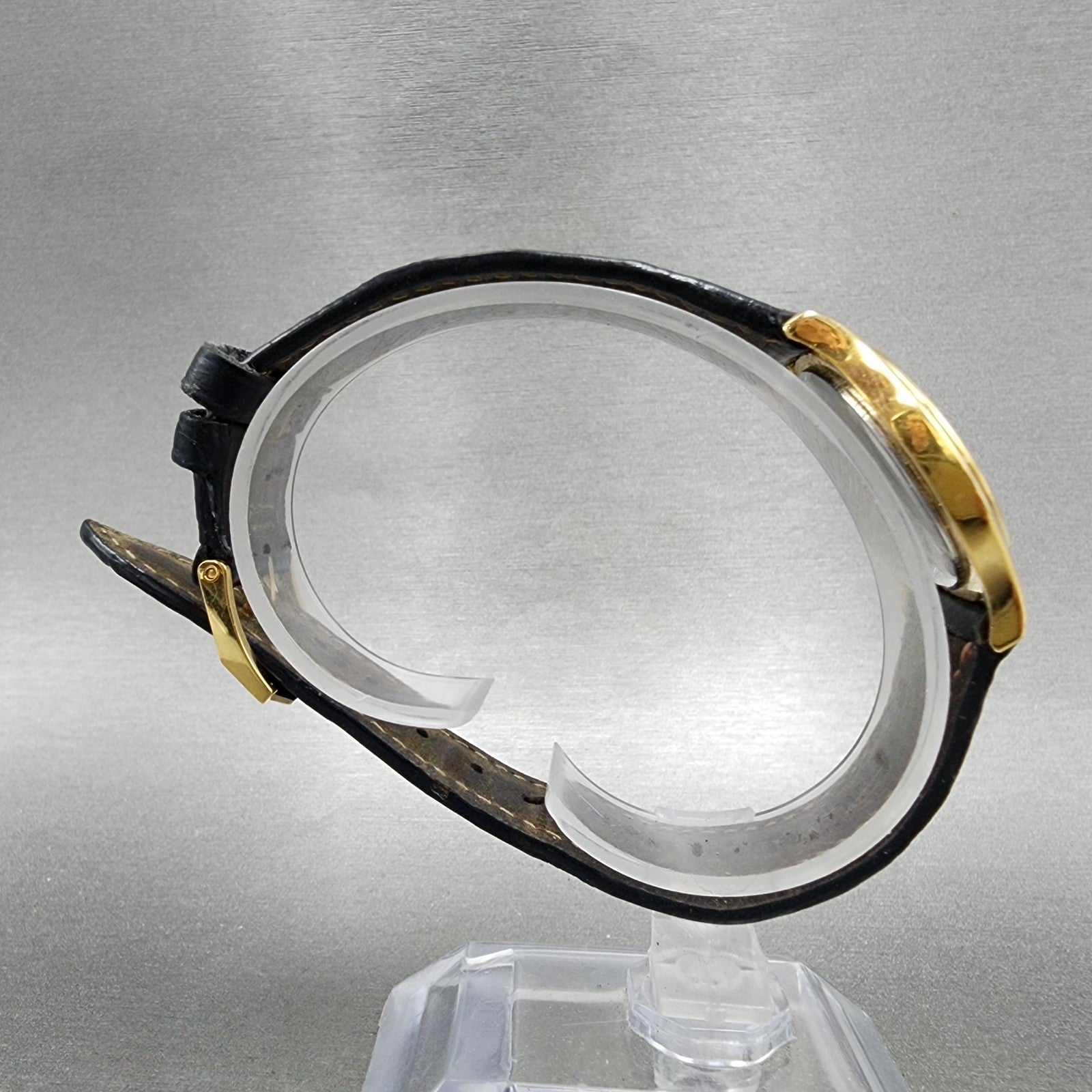 Movado Museum Watch Women 28mm Black Dial Gold Tone Round 87 E4 0823 New BattABC9