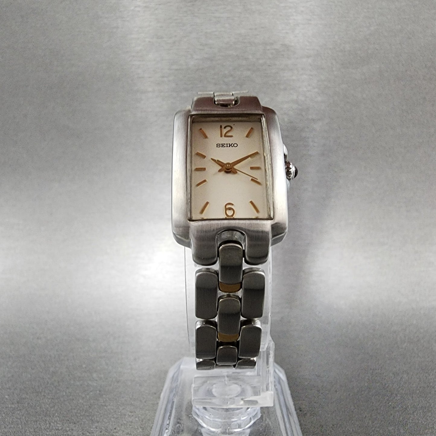 Seiko Vivace Tank Watch Women 19mm White Dial Two Tone 4n015099 New Battery5