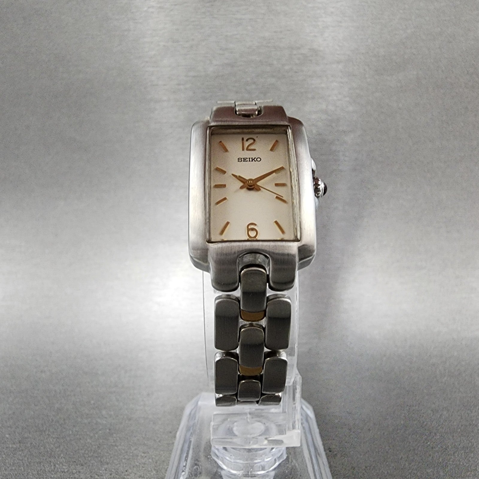 Seiko Vivace Tank Watch Women 19mm White Dial Two Tone 4n015099 New Battery5