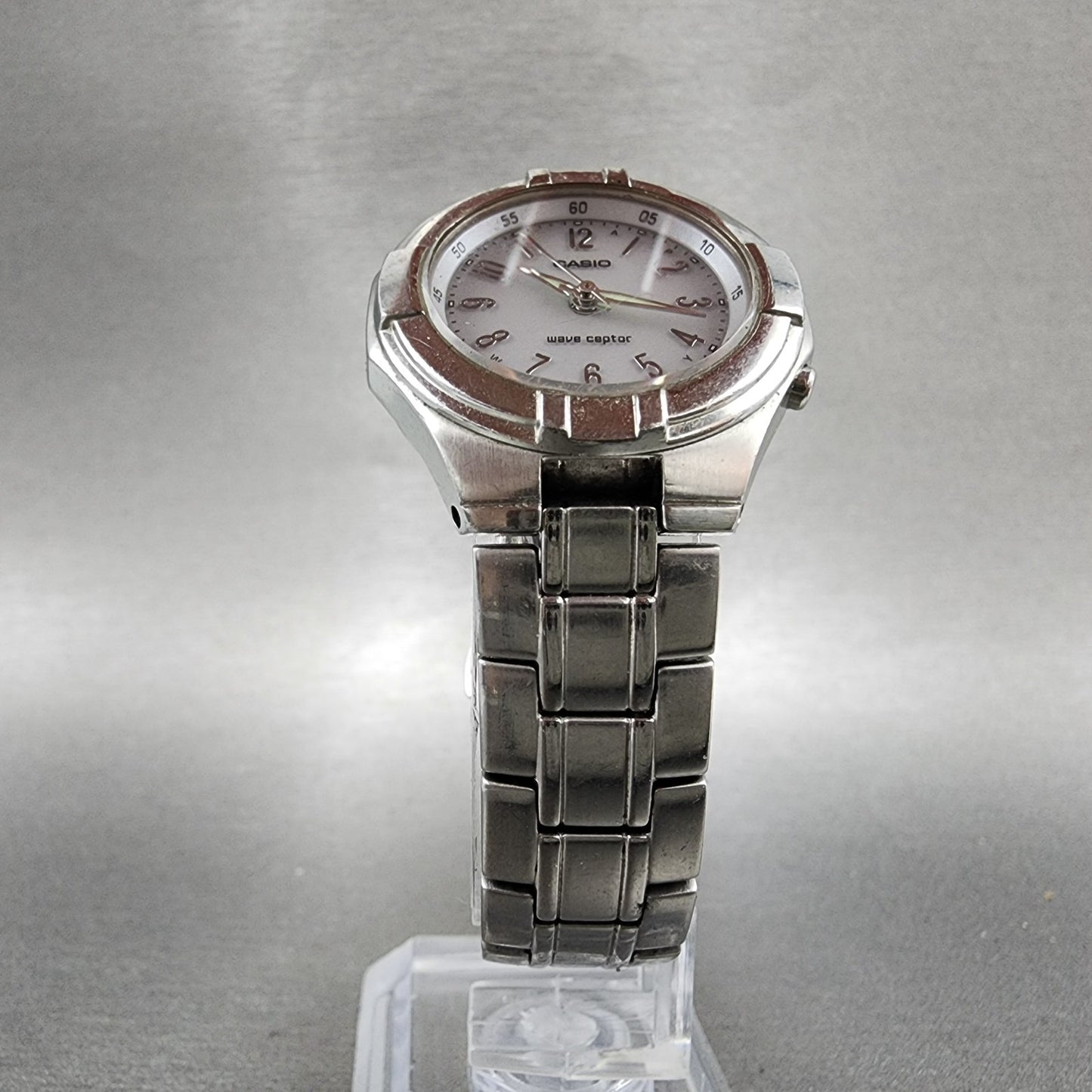 Casio Waveceptor Watch Women 30mm White Dial Silver Tone Date Round Runs LWQ1505