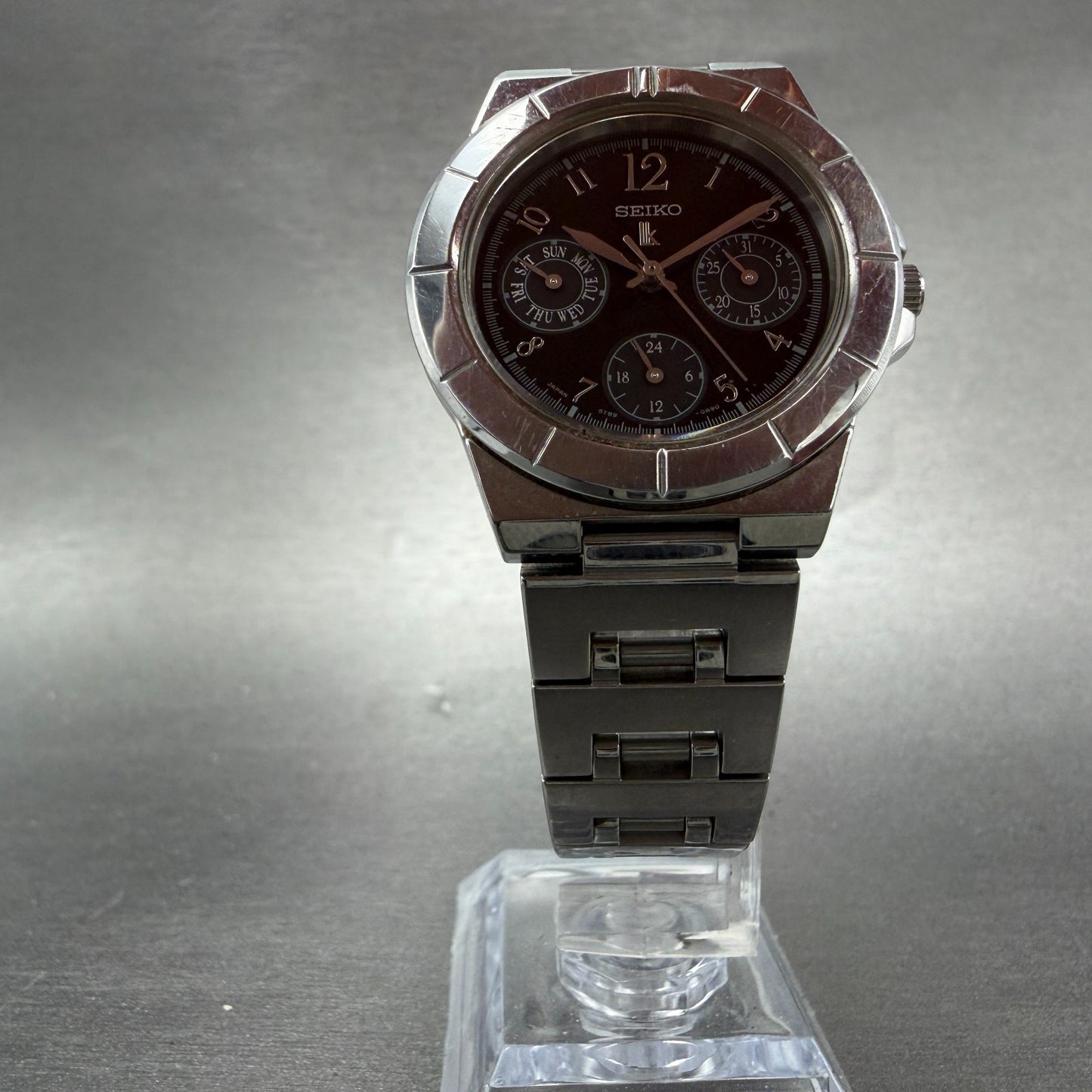 Seiko Lukia Watch Women 33mm Black Dial Silver Tone Daydate 5y89-0b30 NewBattery5