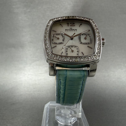 Skagen Watch Women 30mm MOP Dial Silver Tone Daydate Rectangle New battery5