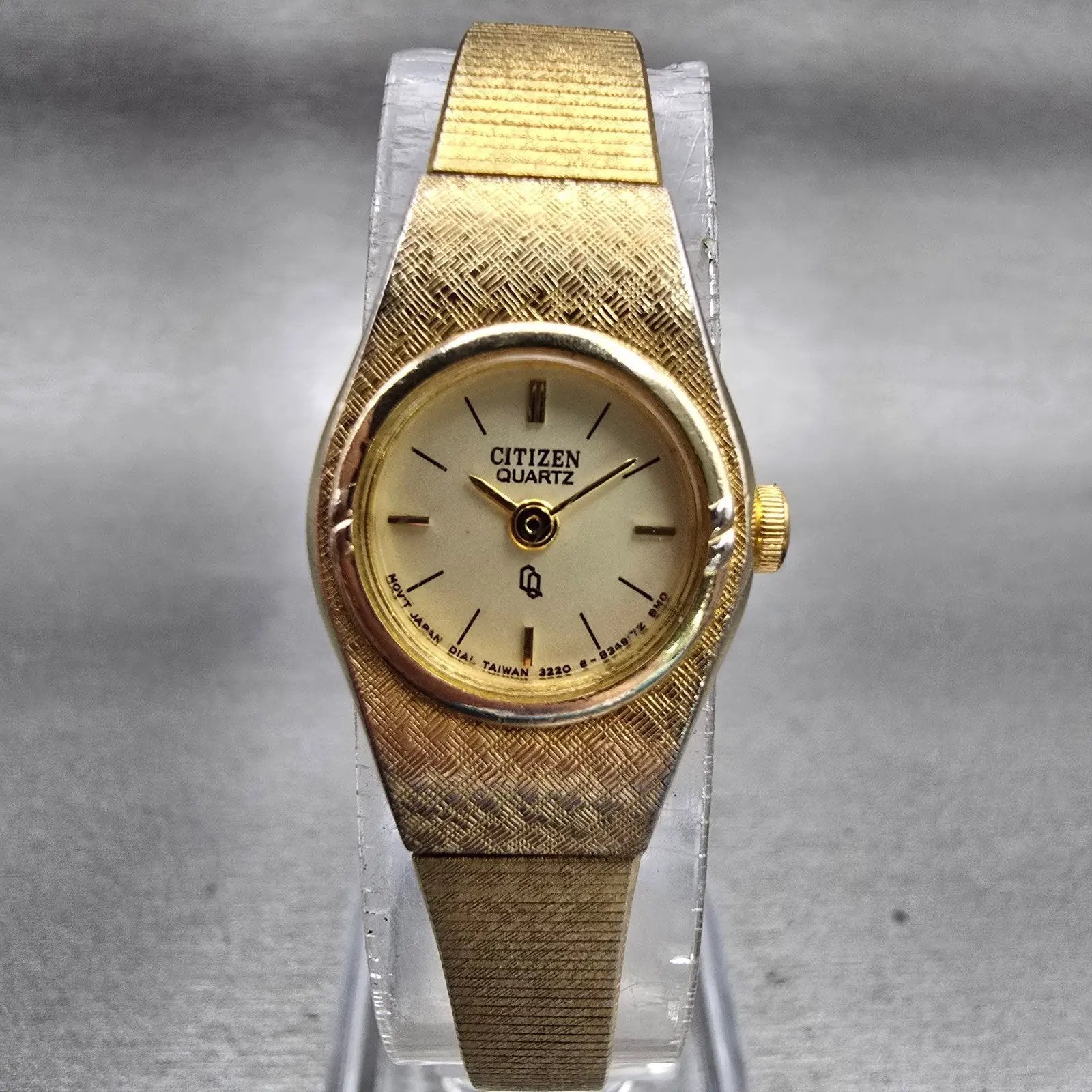 Citizen CQ Watch Women 16mm Champagne Dial Gold Tone Oval 3220-S16695 New Batt0