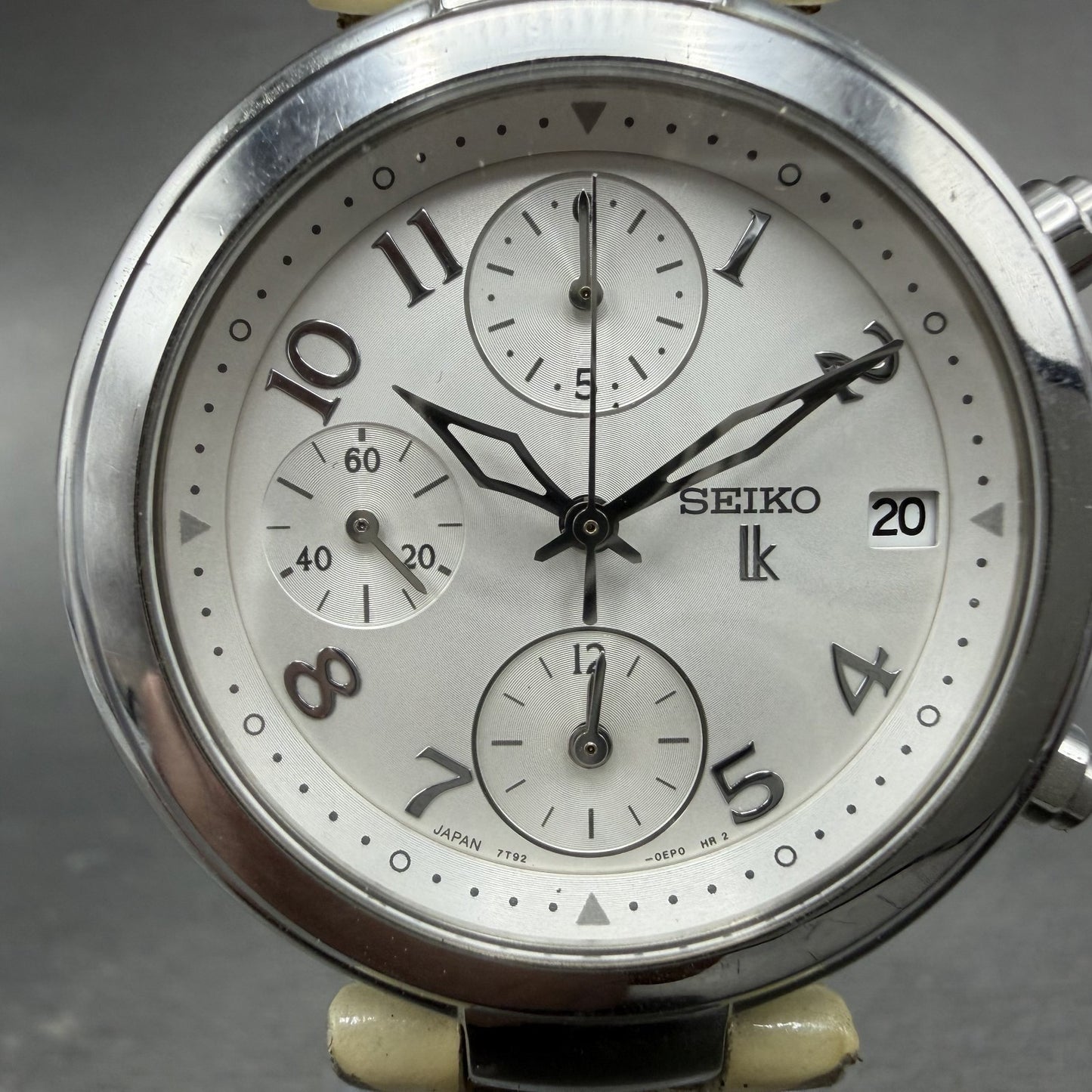 Seiko Lukia Chronograph Watch 35mm Women Silver Dial Silver Tone Date NewBattery1