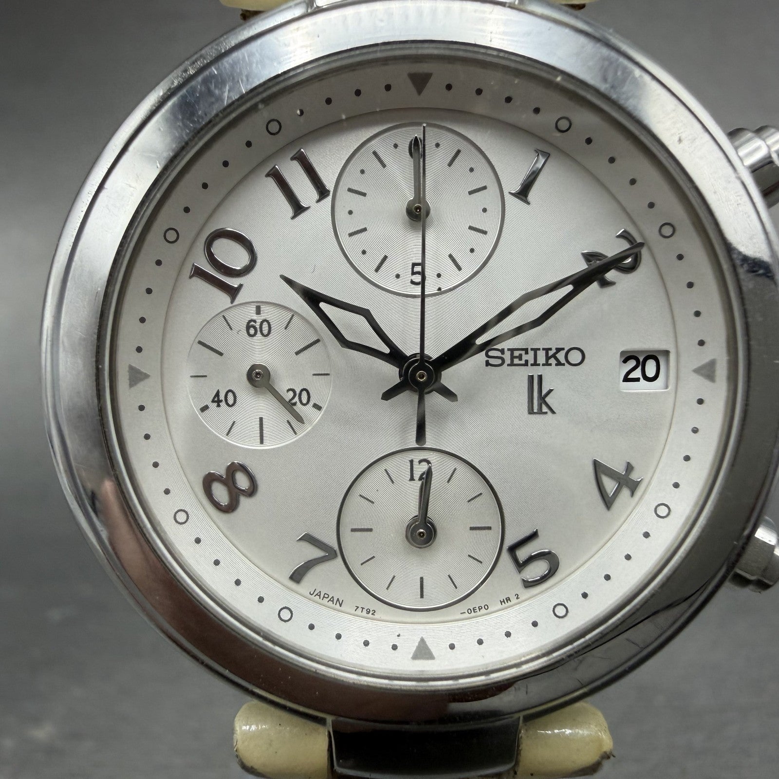 Seiko Lukia Chronograph Watch 35mm Women Silver Dial Silver Tone Date NewBattery1