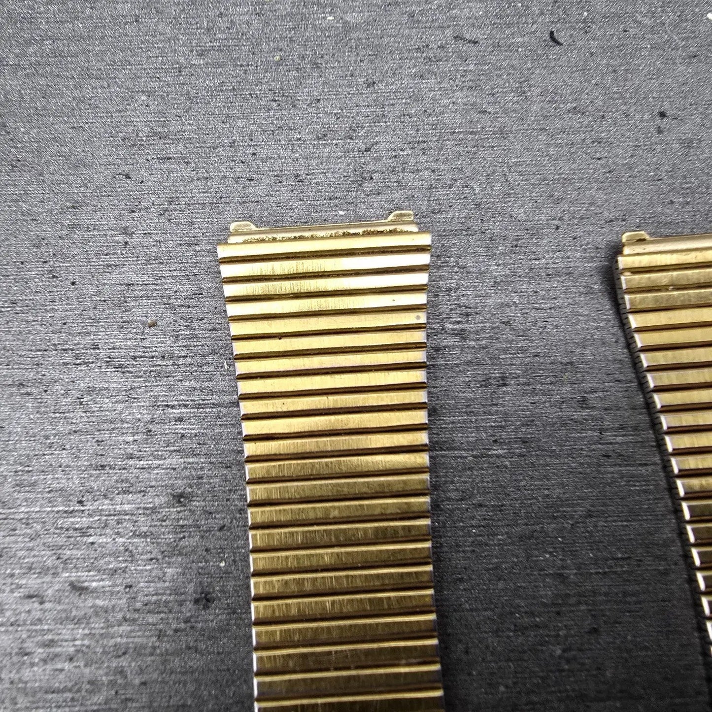 Seiko Bracelet 18mm Stainless Steel Gold Tone Tri Folding Clasp VTG Japan G10166