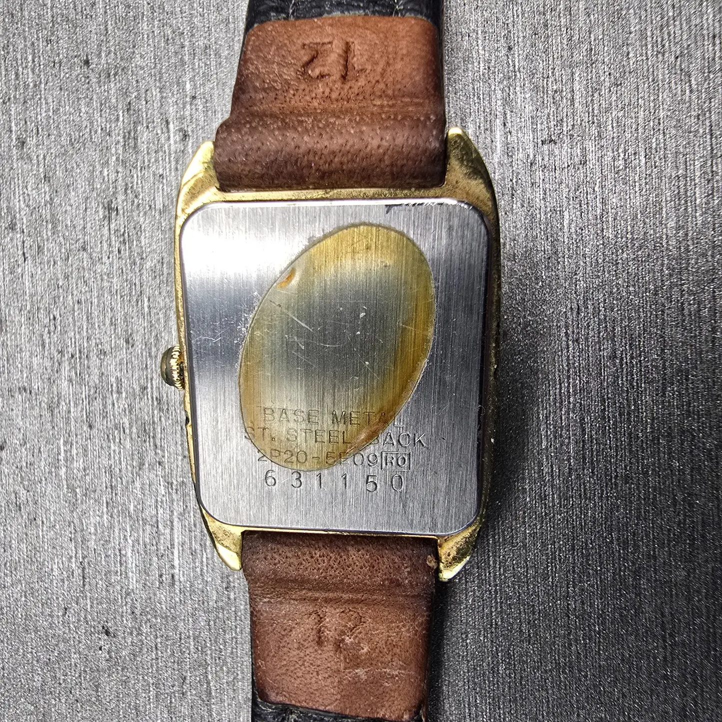Seiko Tank Watch Women 19mm Gray Dial Gold Tone Rectangle 2P20-5E09 New Battery10