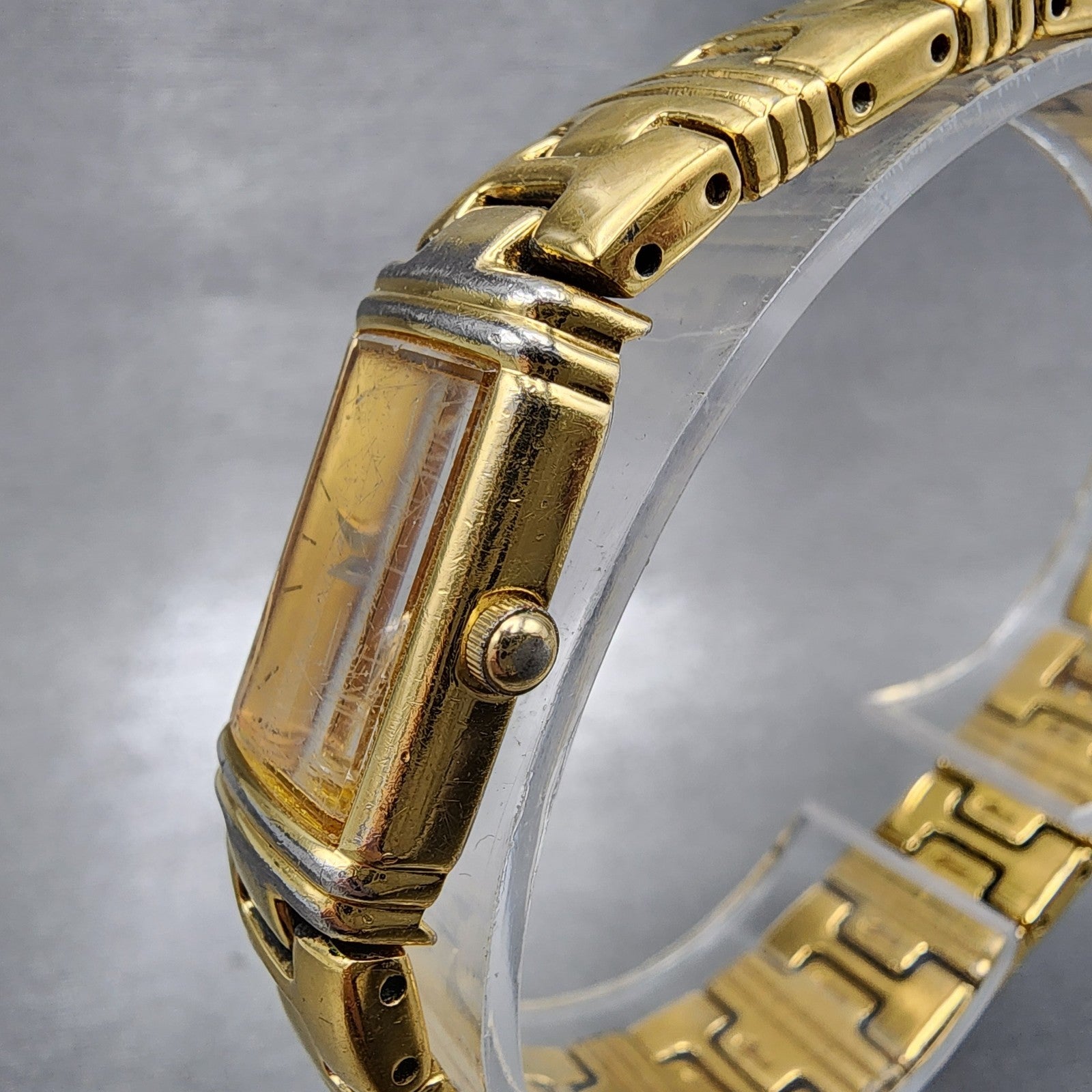 Seiko Tank Watch Women 14mm Gold Dial Gold Tone Rectangle 1E206940 New Battery2