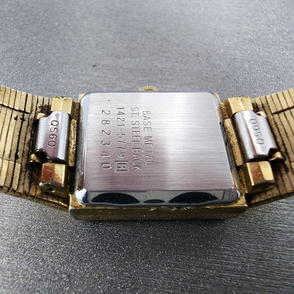 Seiko Tank Watch Women 17mm Champagne Dial Gold Tone Rectangle 14215779 NewBat9