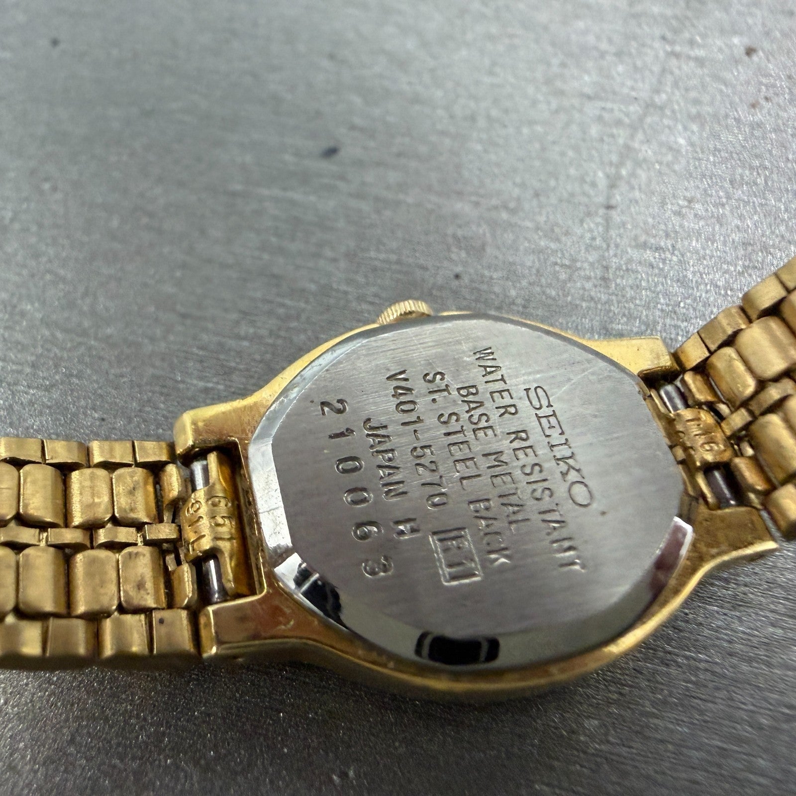 Seiko Watch Women 18mm Champagne Dial Gold Tone Oval V401-5270 New Battery9