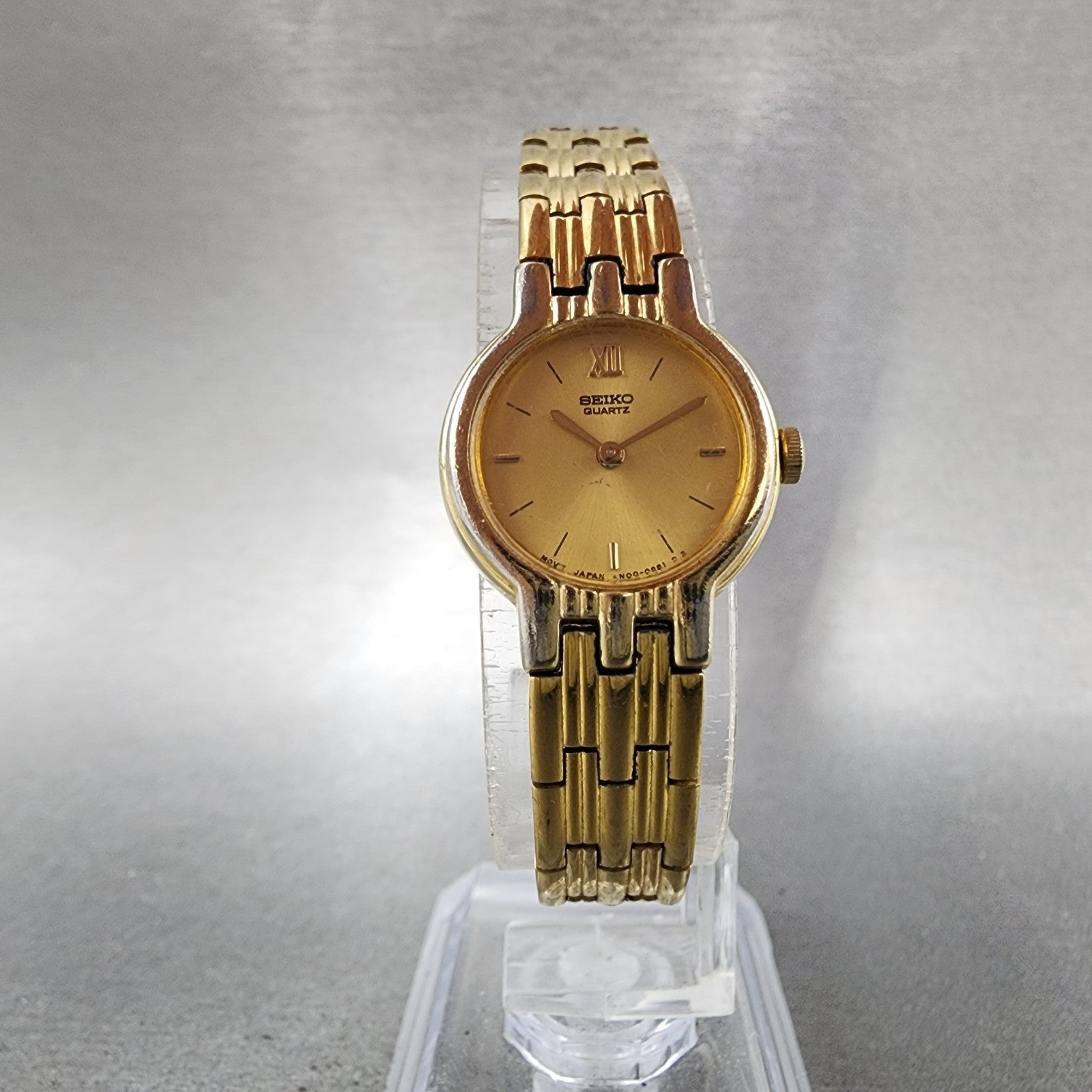 Seiko Watch Women 20mm Champagne Dial Gold Tone Round 4n000191 New Battery5