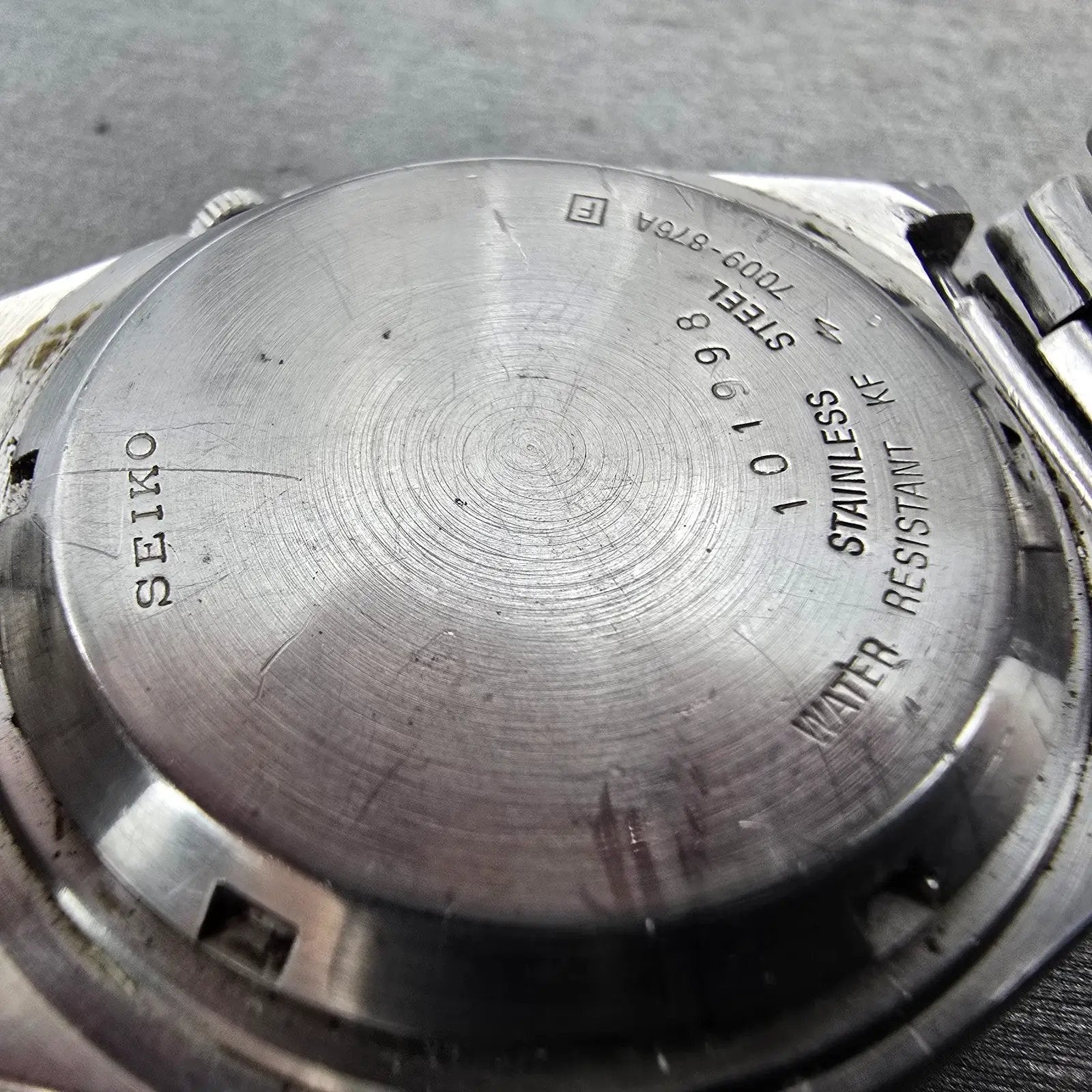 Seiko 5 Automatic Watch Men 38mm Silver Dial Silver Tone Daydate 7009-876A Runs9