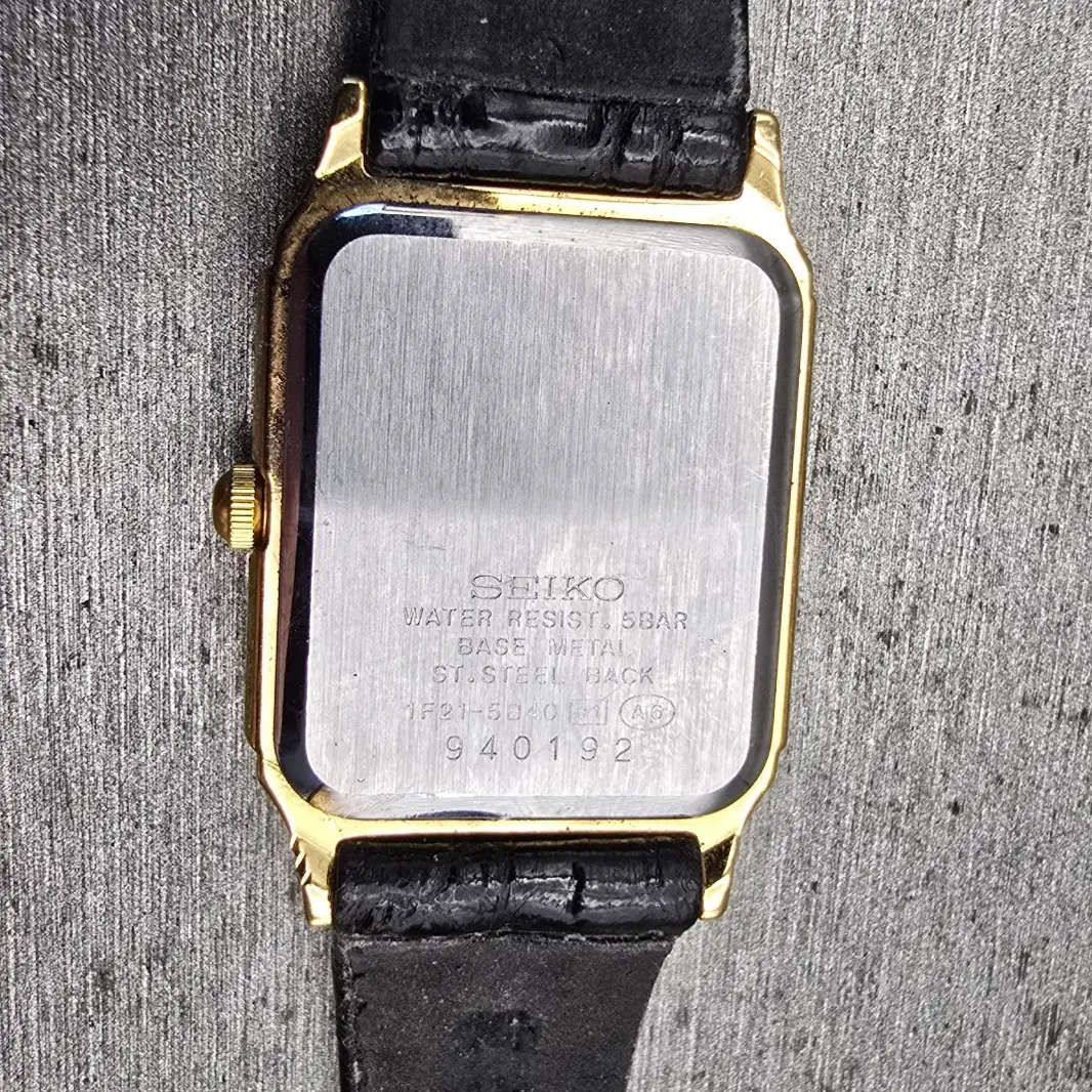Seiko Spirit Tank Watch Women 20mm Gold Dial Gold Rectangle 1F21-5B40 New Batt10
