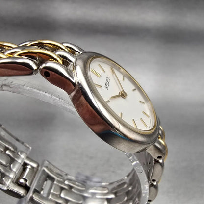 Seiko Watch Women 24mm White Dial Two Tone Round V700-6379 New Battery Vintage3