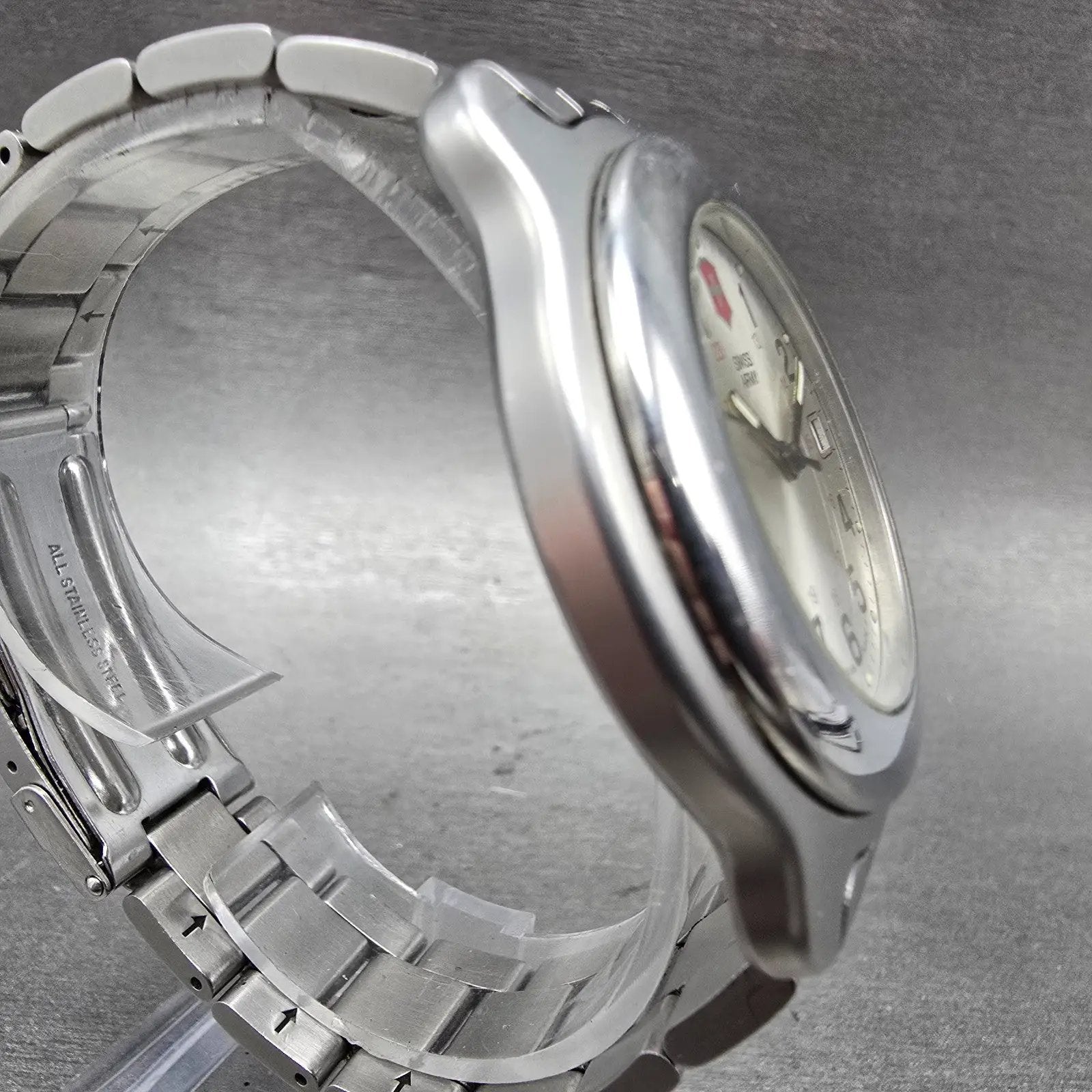 Victorinox Swiss Army Officer Watch Men 41mm Silver Dial Silver Date New Battery3