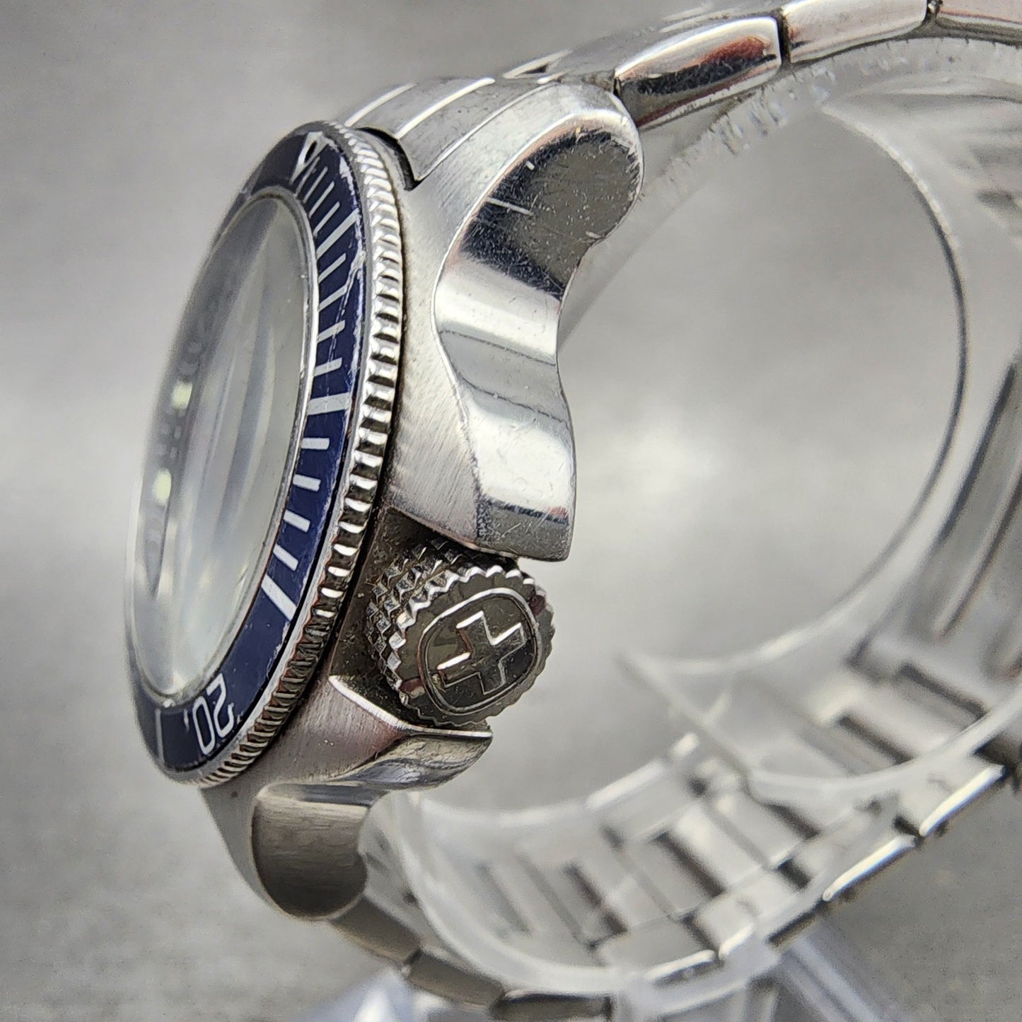 Wenger Battalion Dive Watch Women 31mm Blue Dial Silver Tone Date Round New Batt2