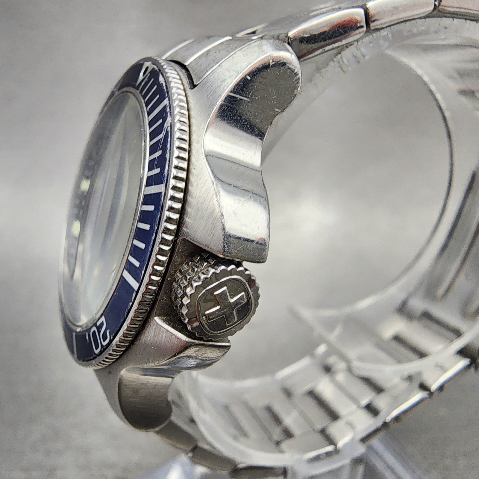 Wenger Battalion Dive Watch Women 31mm Blue Dial Silver Tone Date Round New Batt2