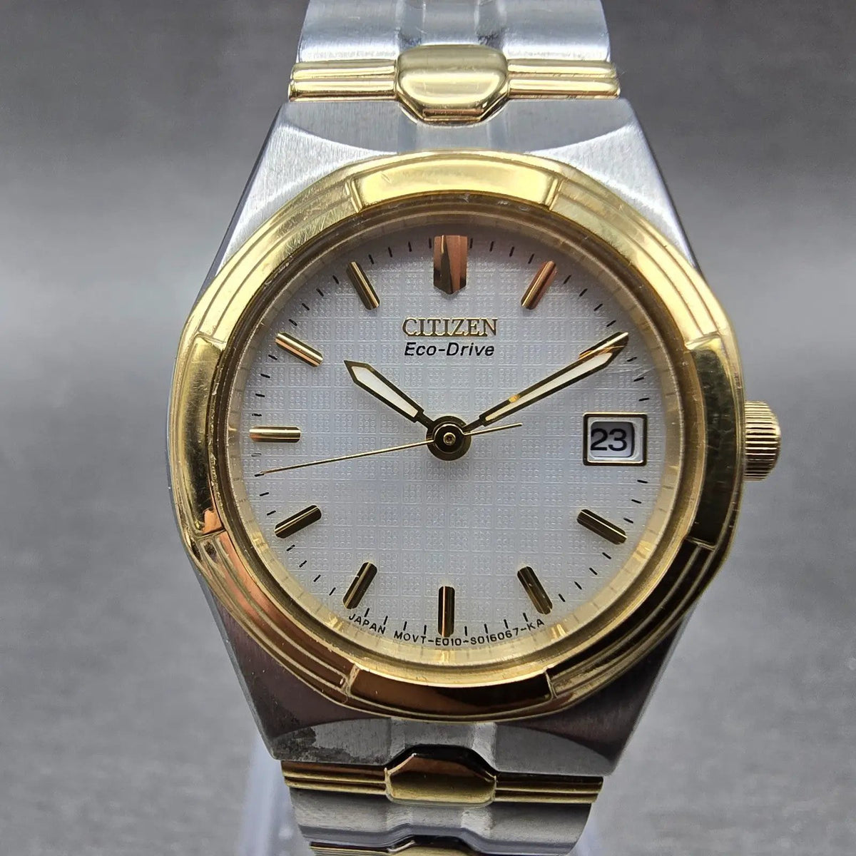 Citizen Eco-Drive Watch Women 25mm White Dial Two Tone Date E010-S008689 Works K0