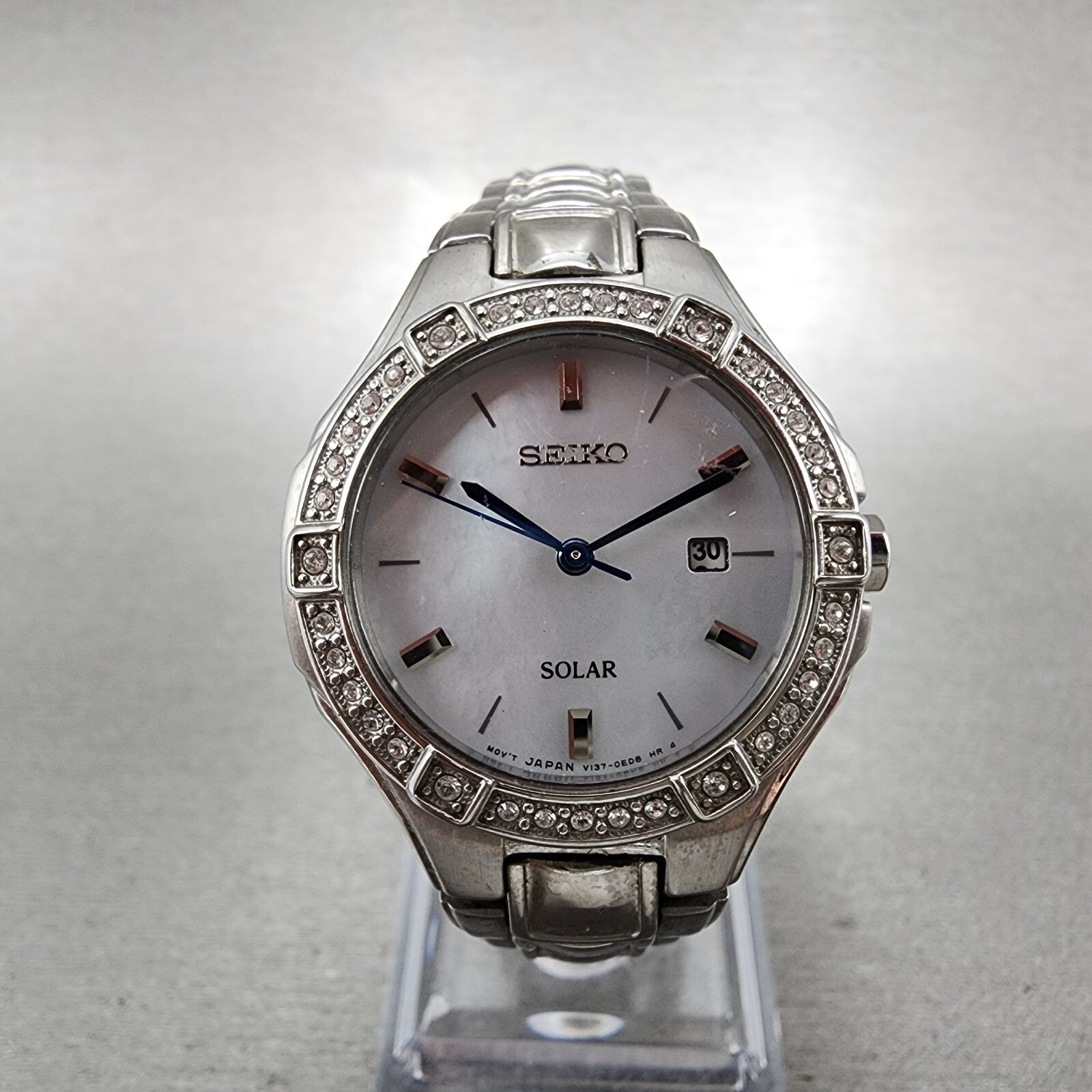 Seiko Solar Watch Women 31mm MOP Dial Silver Dial Date Round V1370ca0 Runs0