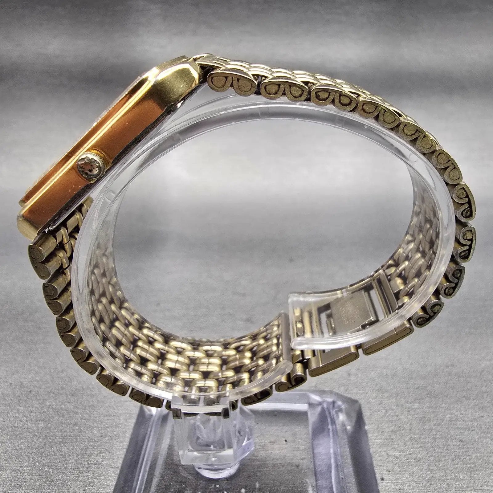 Seiko Watch Men 26mm Black Dial Gold Tone Rectangle V701-5J09 New Battery VTG6