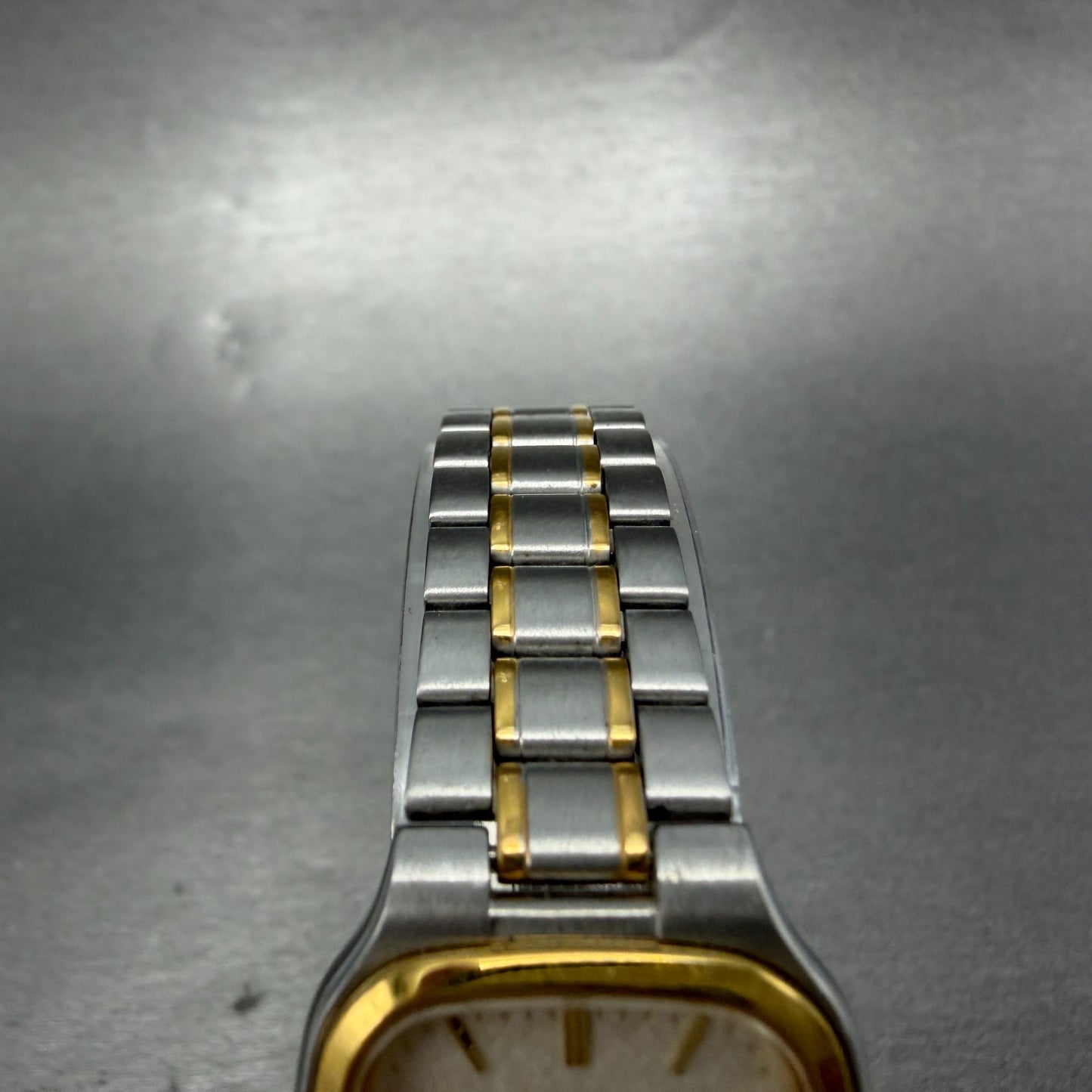 Seiko Tank Watch 22mm Women Champagne Dial Two Tone 4J41-5030 New Battery4