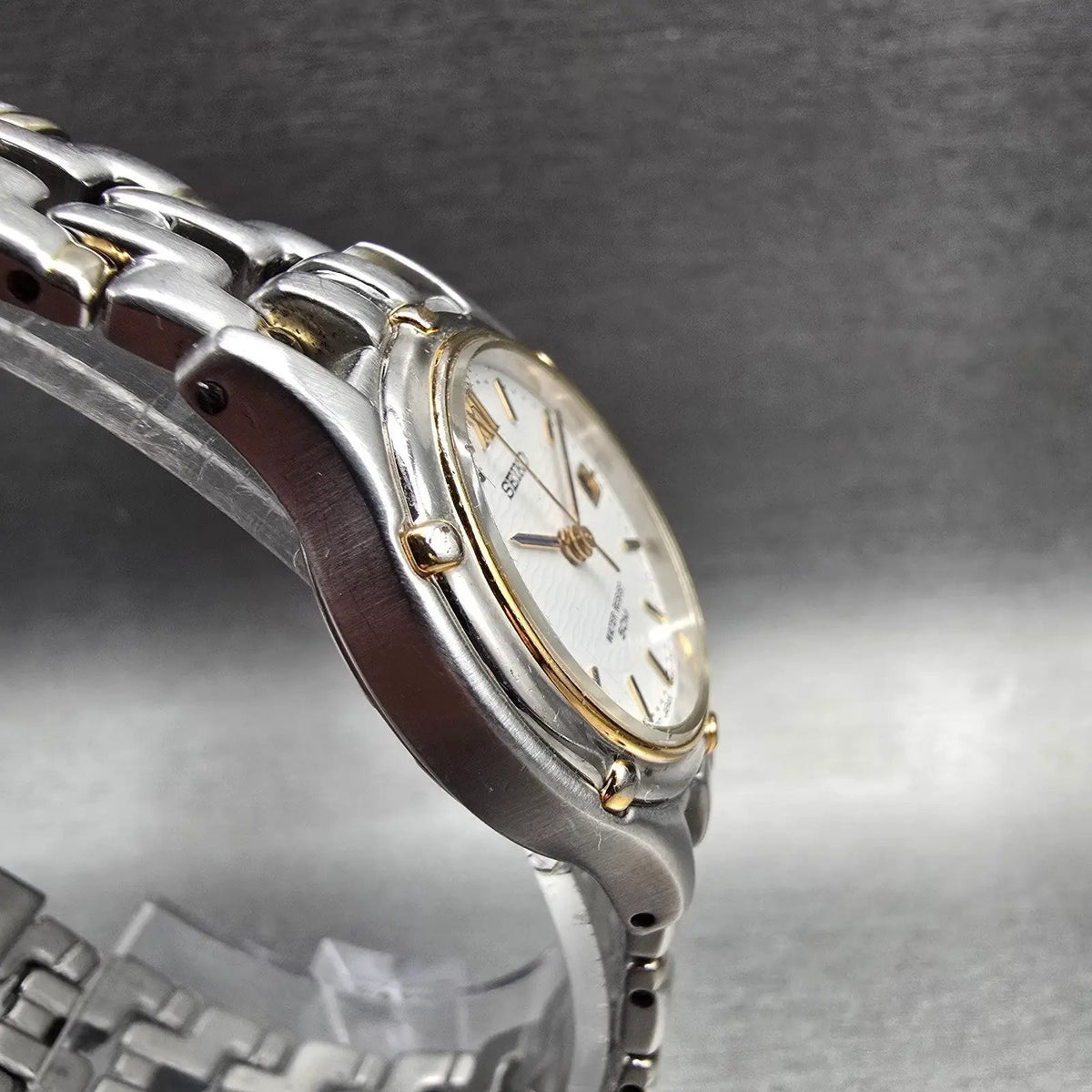 Seiko Watch Women 27mm White Dial Two Tone Date Round 7N82-0599 New Battery FDA3