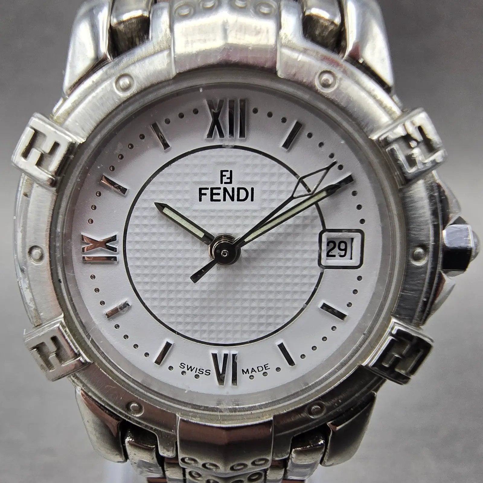 Fendi Watch Women 26mm White Dial Silver Tone Date Round 3500L New Battery1