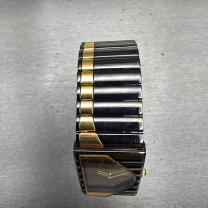 Seiko Half Moon Watch Women 20mm Gold Dial Two Tone Rectangle 2Y00-5G00 New Batt4