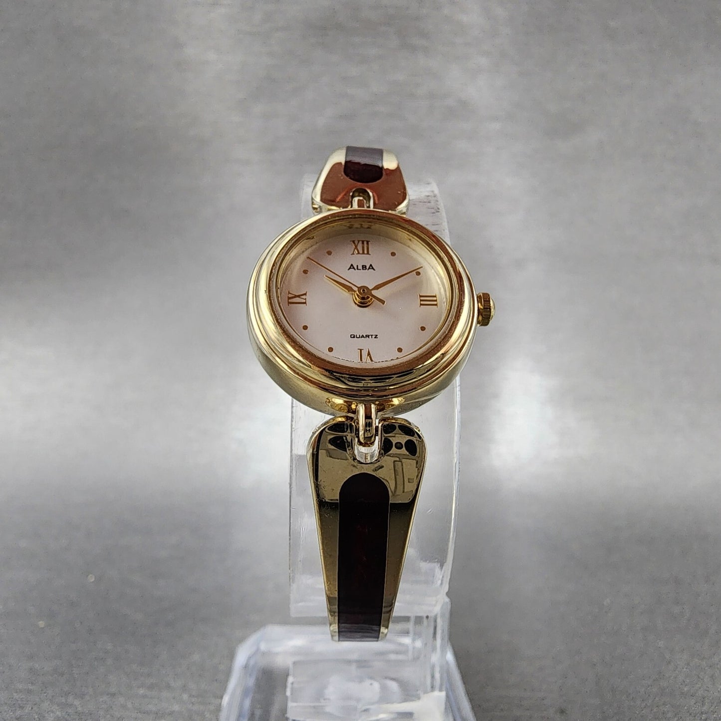 Alba Watch Women 20mm Champagne Dial Gold Tone Round Bangle V401019A New Batt5