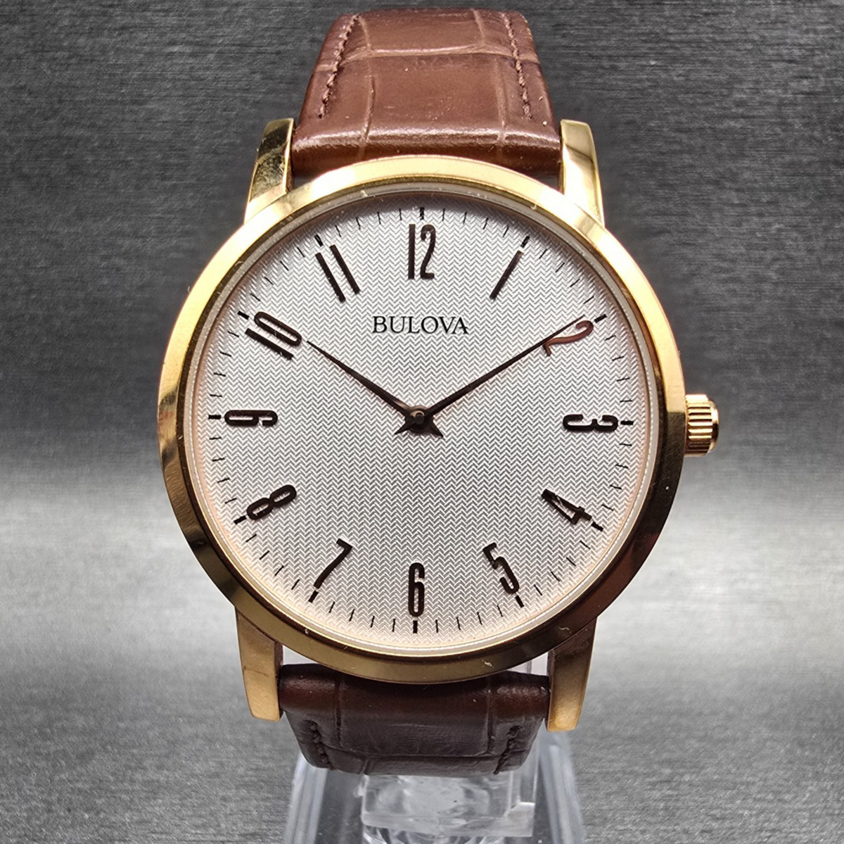 Bulova Mens Watch 38mm White Dial Gold Tone Round 97A106 Leather Band New Batt0